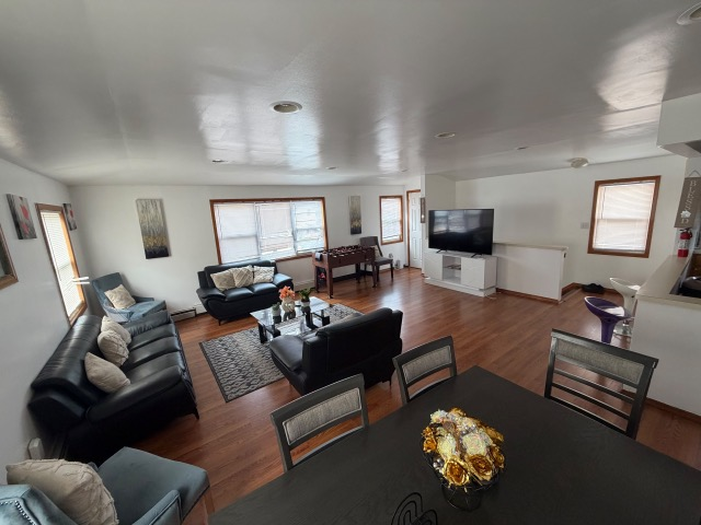 Bright 3-Bedroom Apartment Open Living & Backyard Access - Photo 5