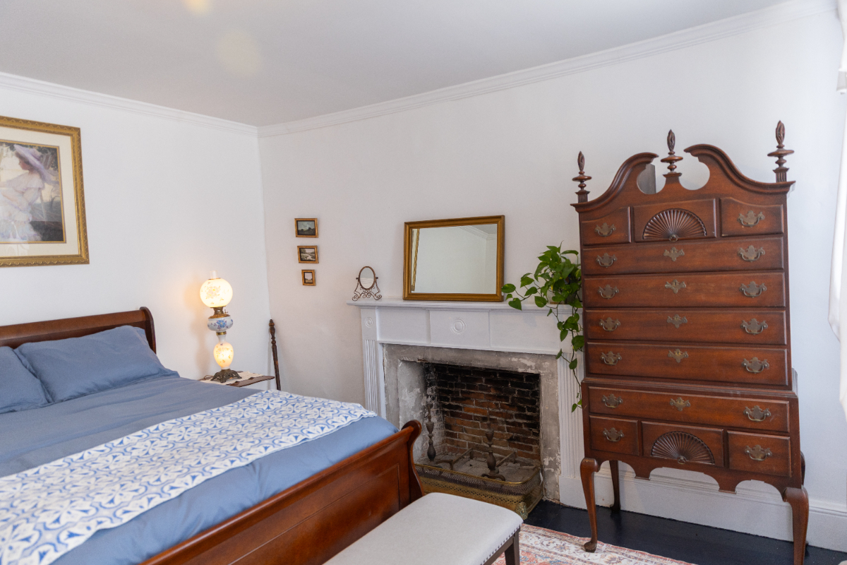 Spacious 3BR Furnished Home | Healthcare Professionals Welcome - Photo 4