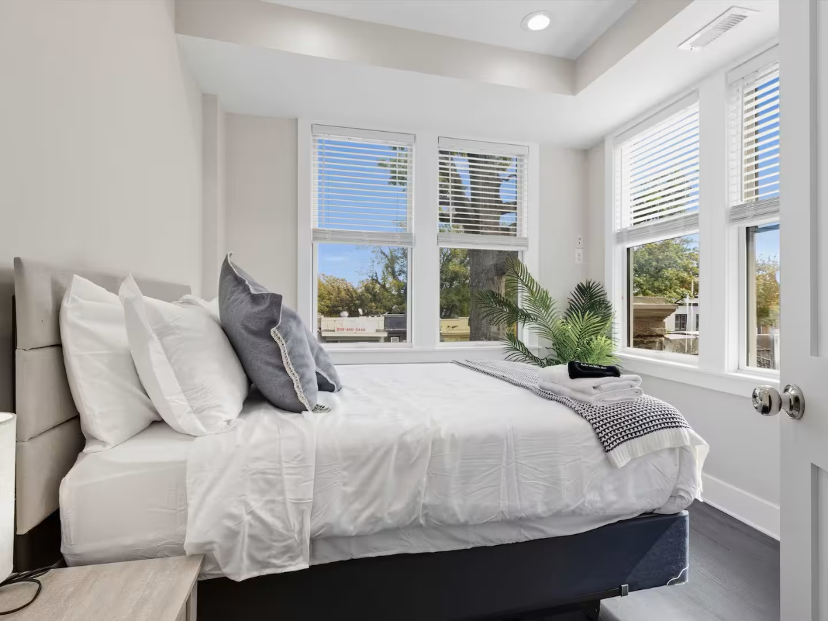 Stylish & Bright 2BR Retreat | Quick Metro Ride to Downtown D.C. - Photo 4