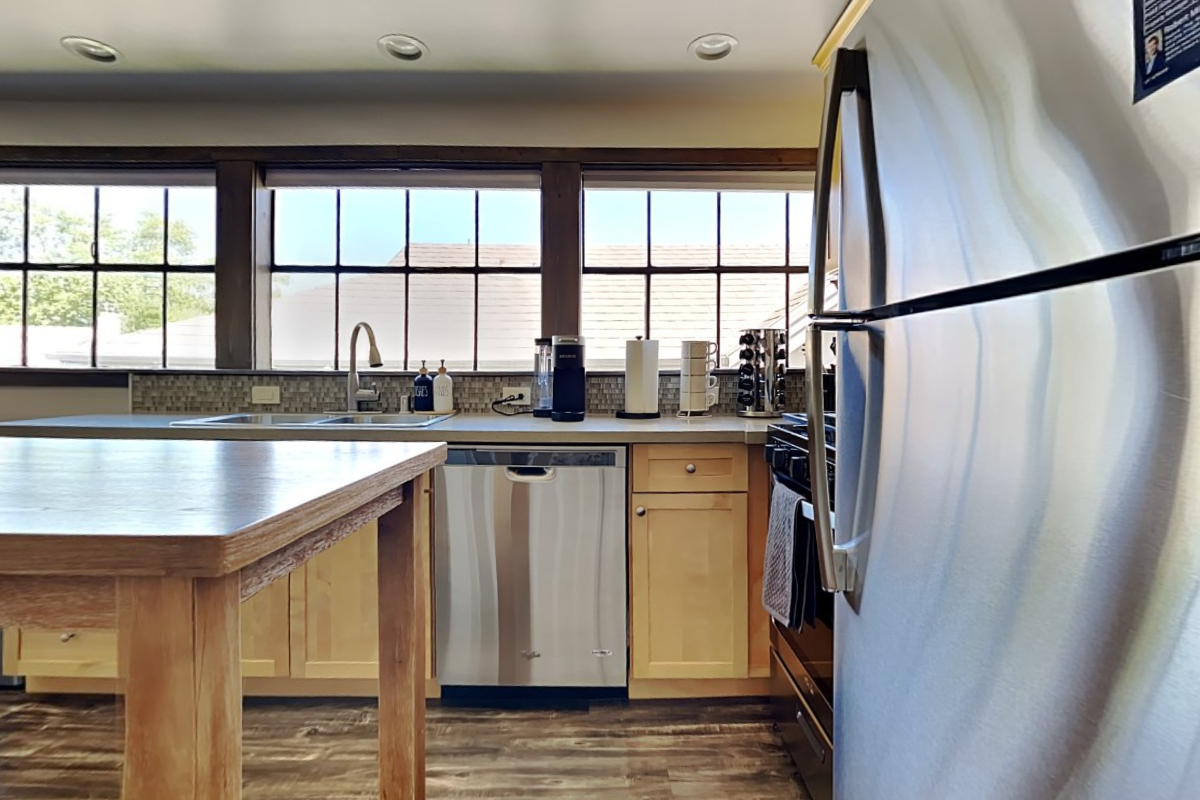 Vibrant Loft in an East Sac High-Water Bungalow - Photo 4