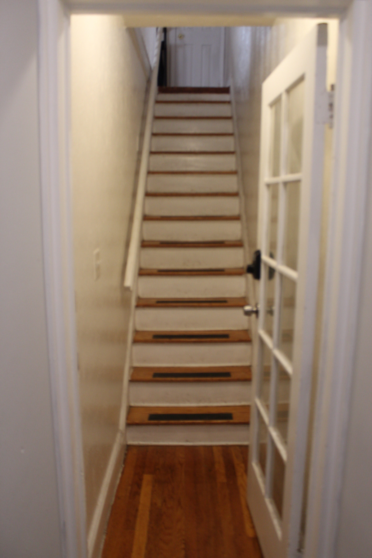 Spacious 1BR Near UBS Arena | 2 Min Walk to LIRR | Parking & Utilities Included - Photo 5