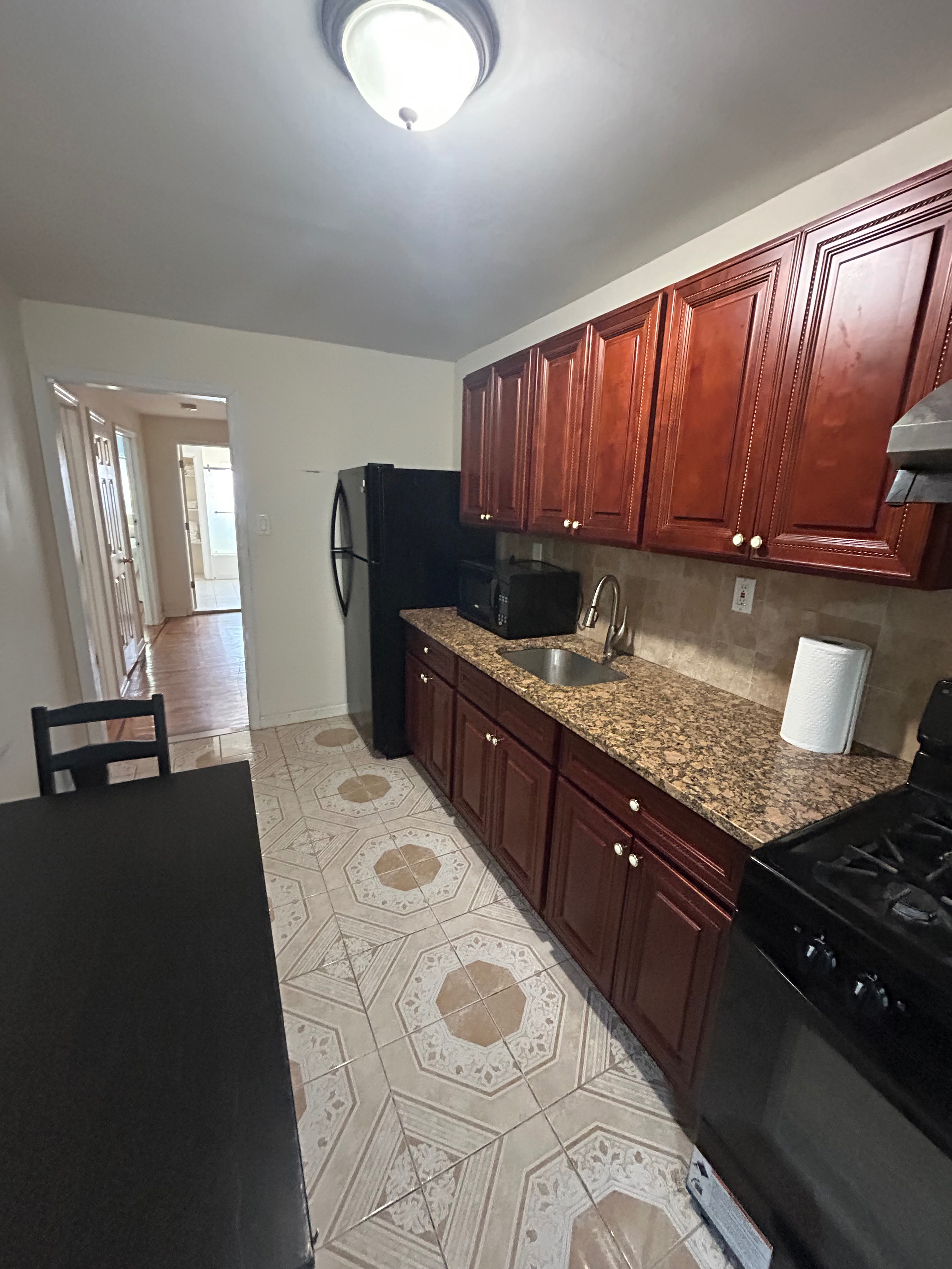 Spacious 1BR Near UBS Arena | 2 Min Walk to LIRR | Parking & Utilities Included - Photo 9