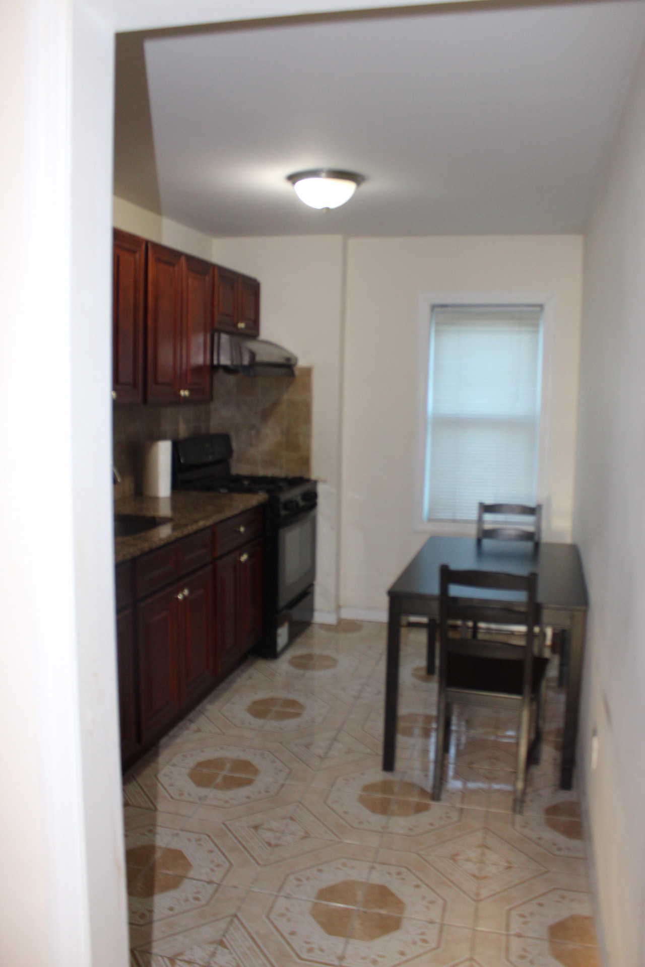 Spacious 1BR Near UBS Arena | 2 Min Walk to LIRR | Parking & Utilities Included - Photo 12