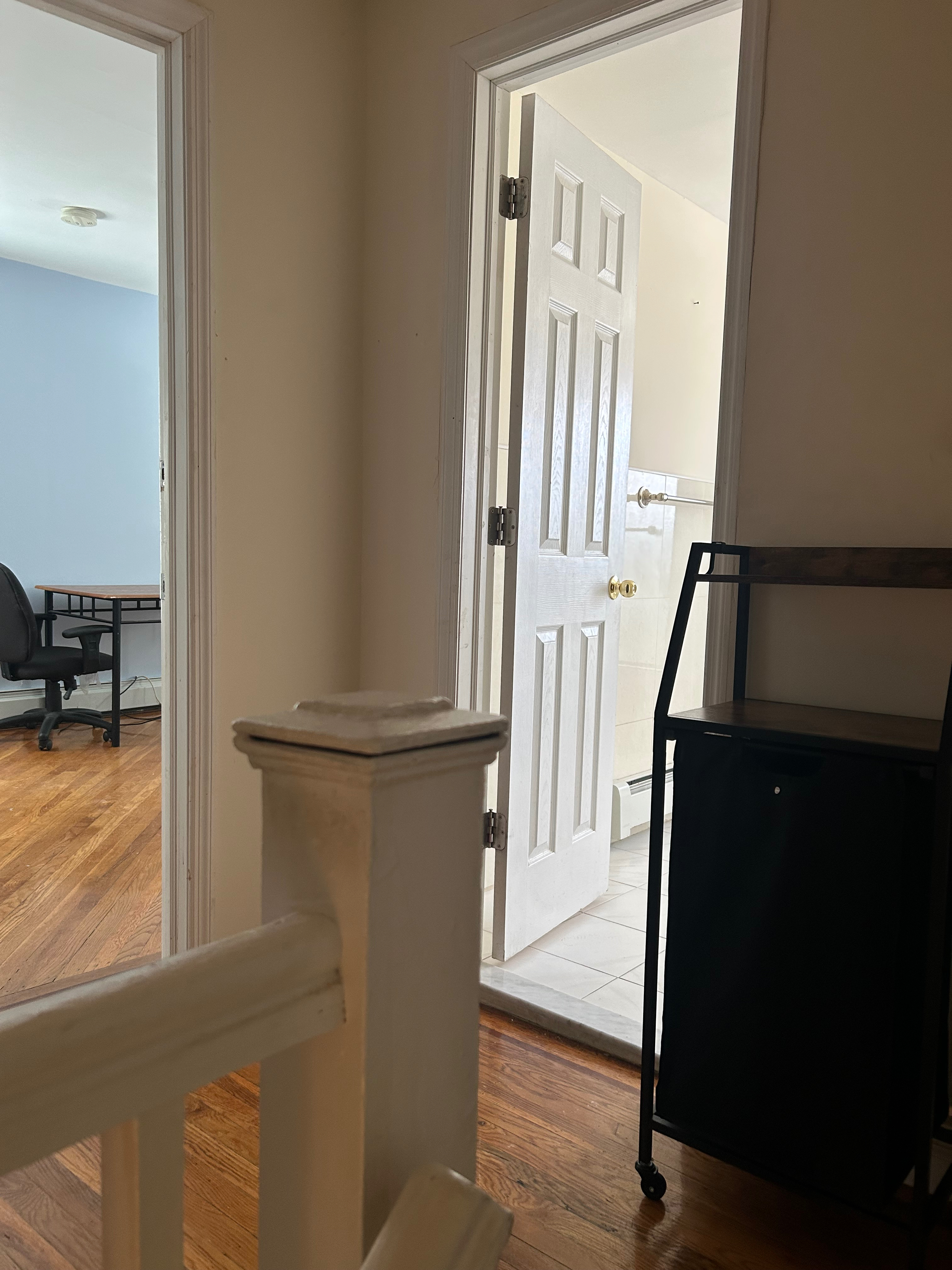 Spacious 1BR Near UBS Arena | 2 Min Walk to LIRR | Parking & Utilities Included - Photo 4
