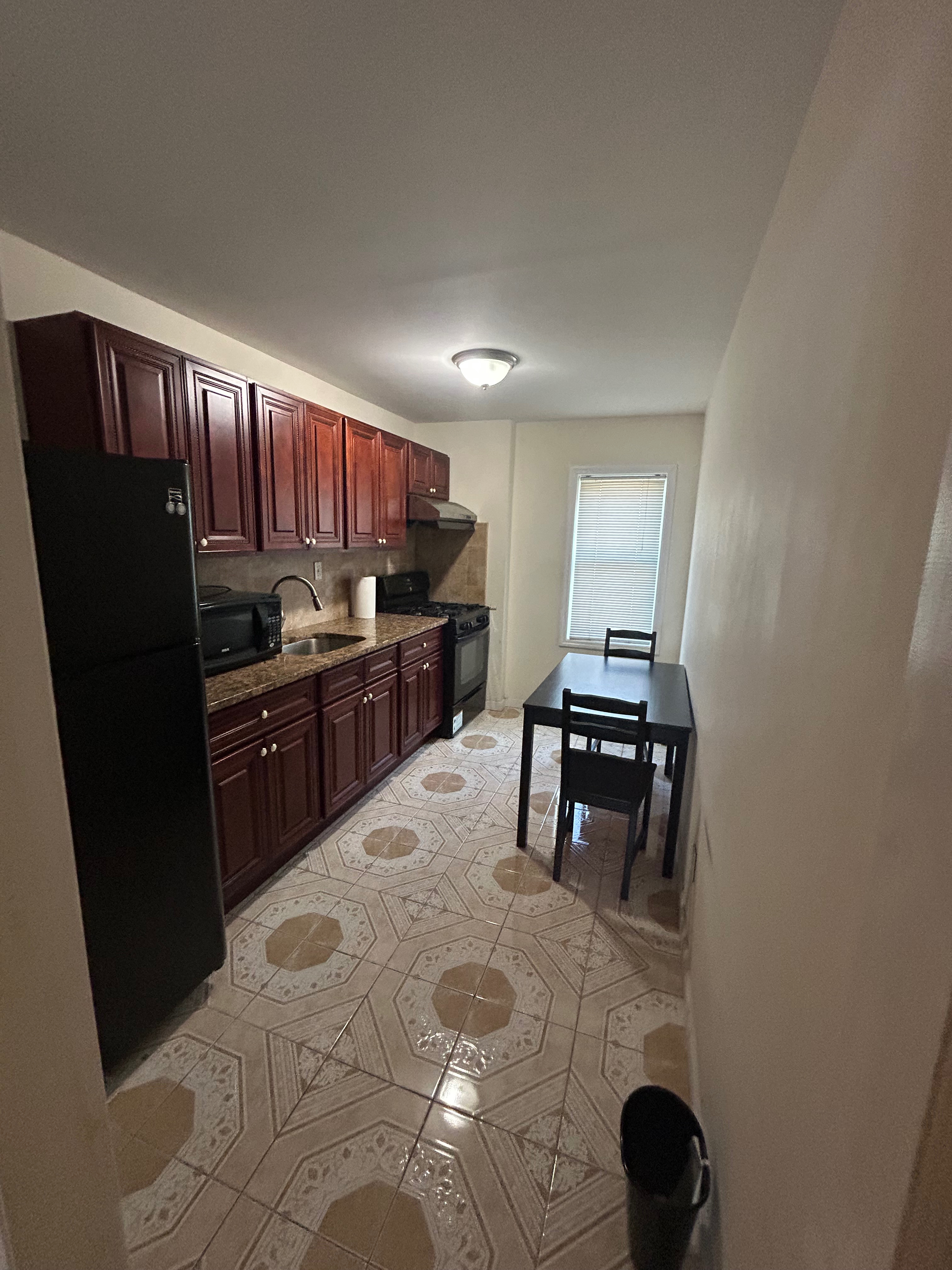 Spacious 1BR Near UBS Arena | 2 Min Walk to LIRR | Parking & Utilities Included - Photo 8