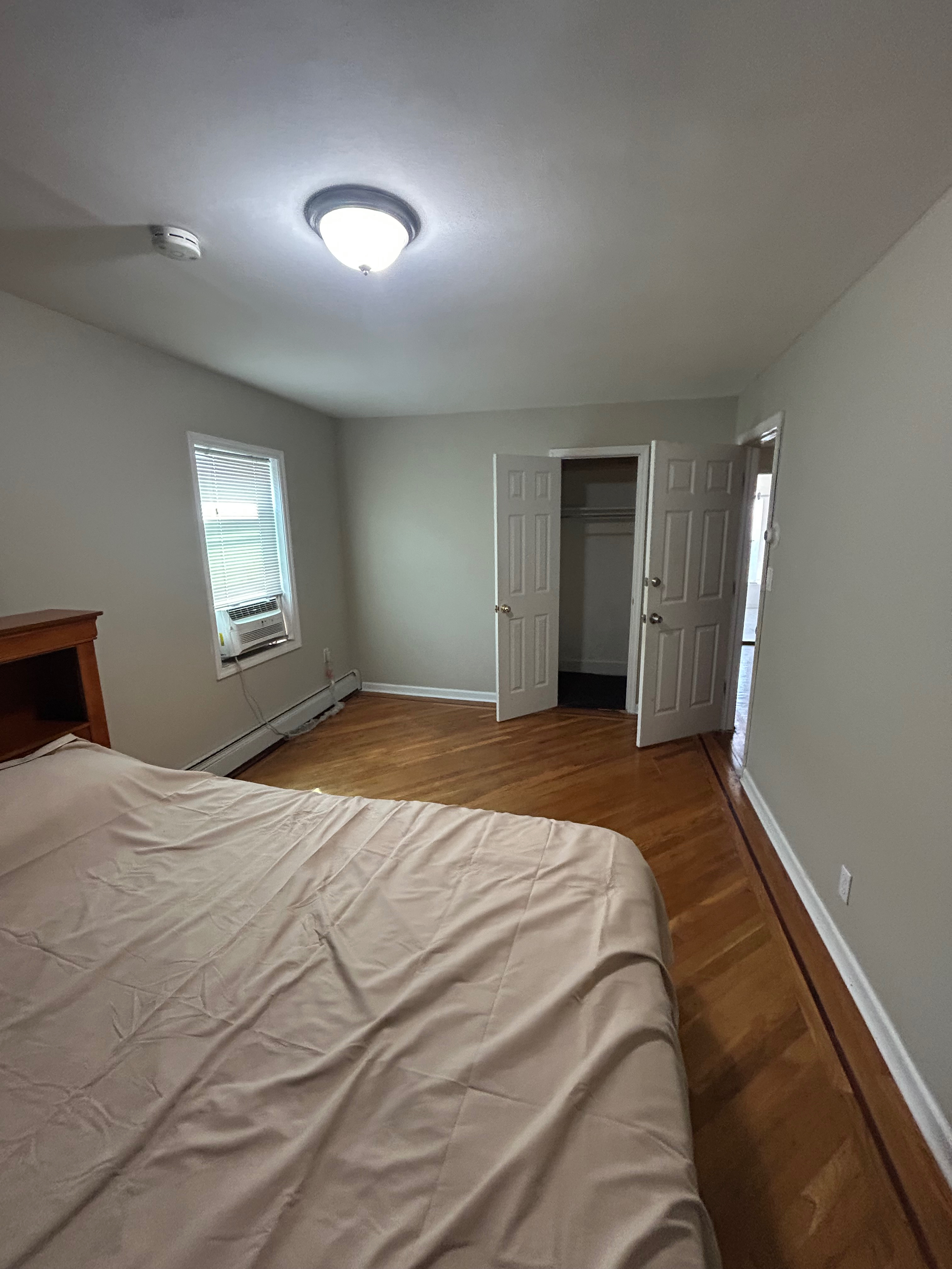 Spacious 1BR Near UBS Arena | 2 Min Walk to LIRR | Parking & Utilities Included - Photo 7