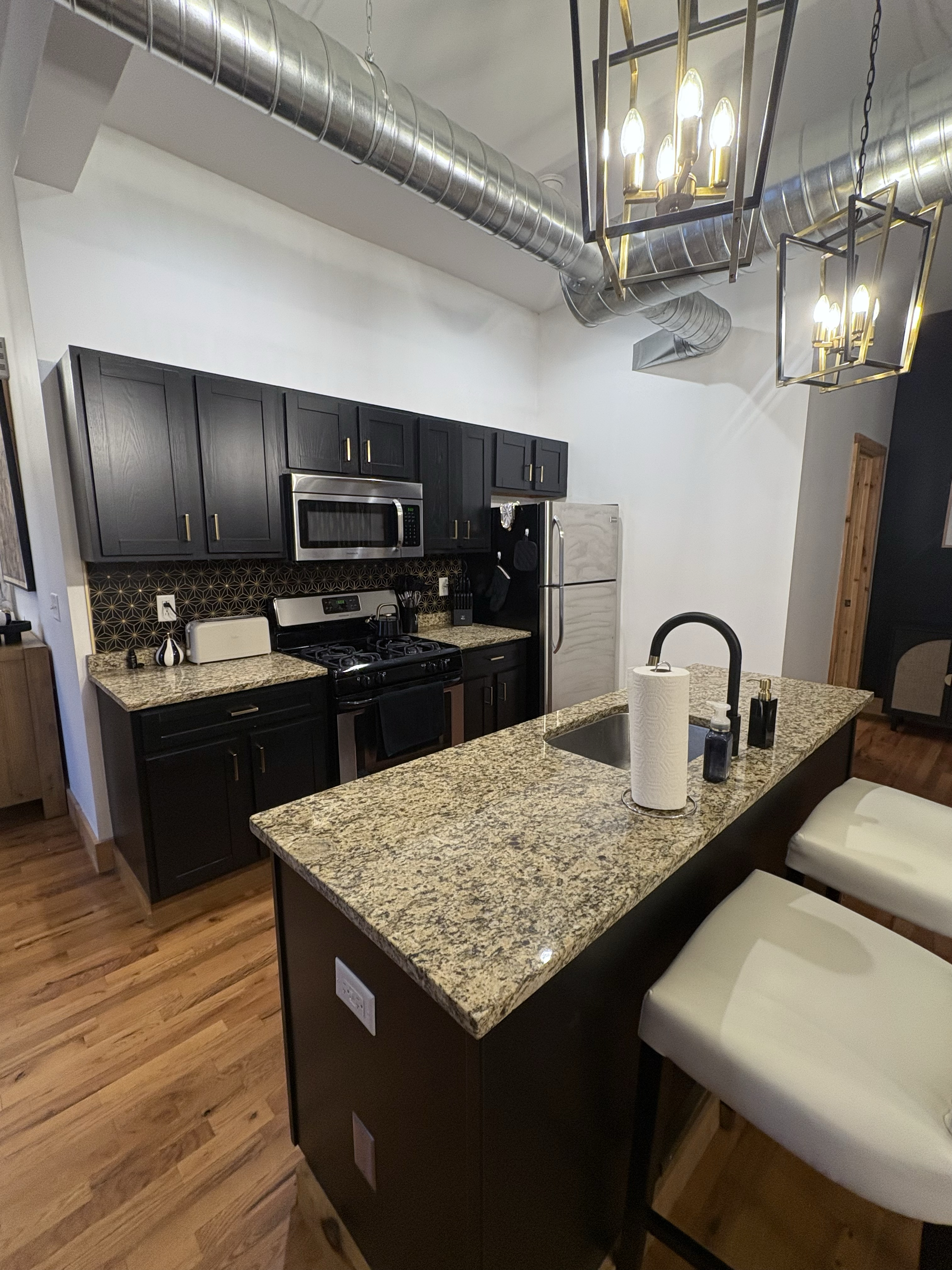 High End Loft in the Heart of the Village! - Photo 8