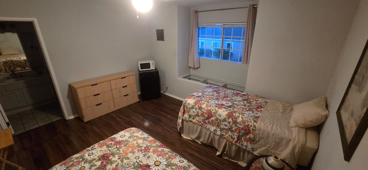 Private Furnished Room & Bath - Minutes from LAX & Beaches - Photo 2