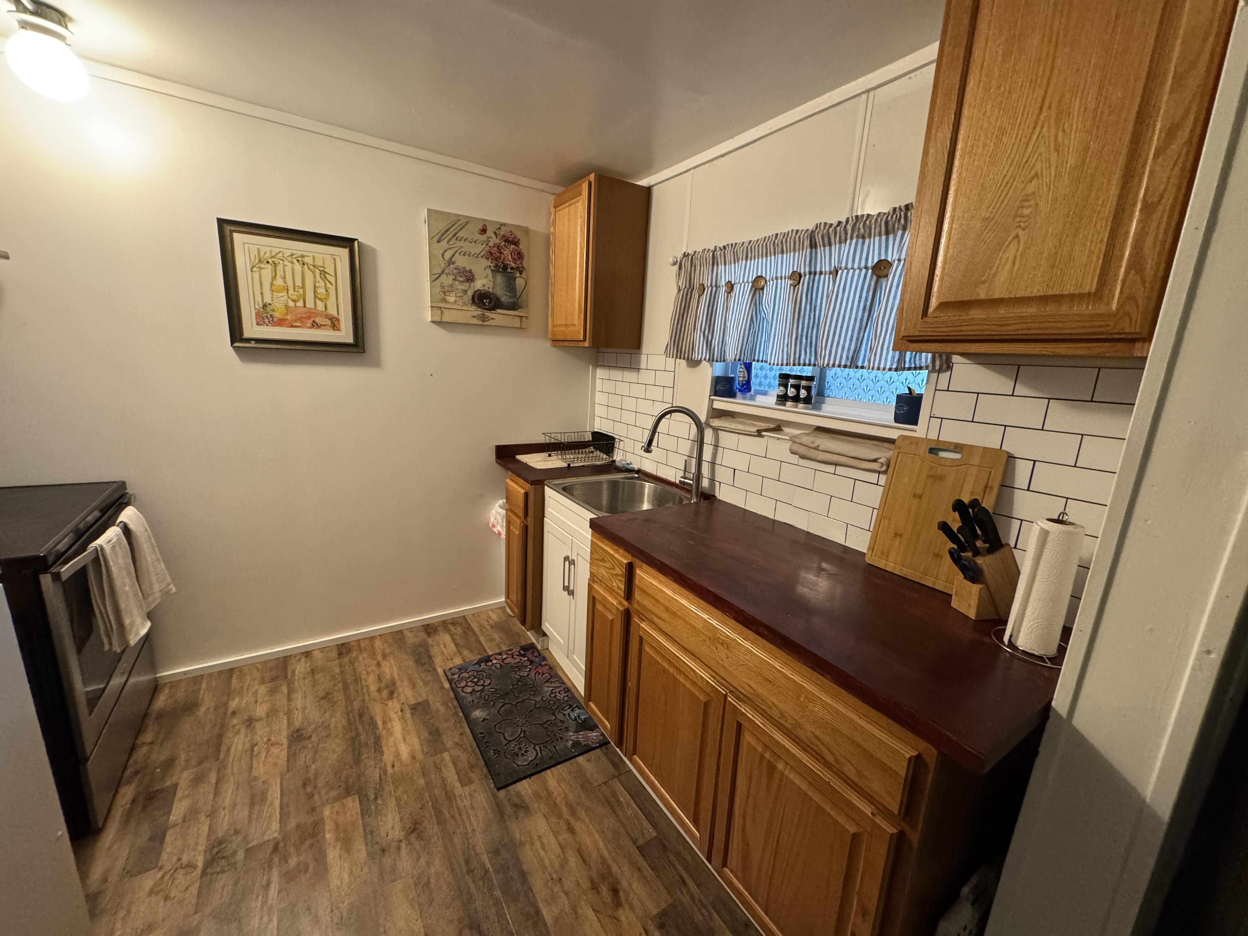 2 Bedroom Private Fully Furnished Apartment - Photo 8