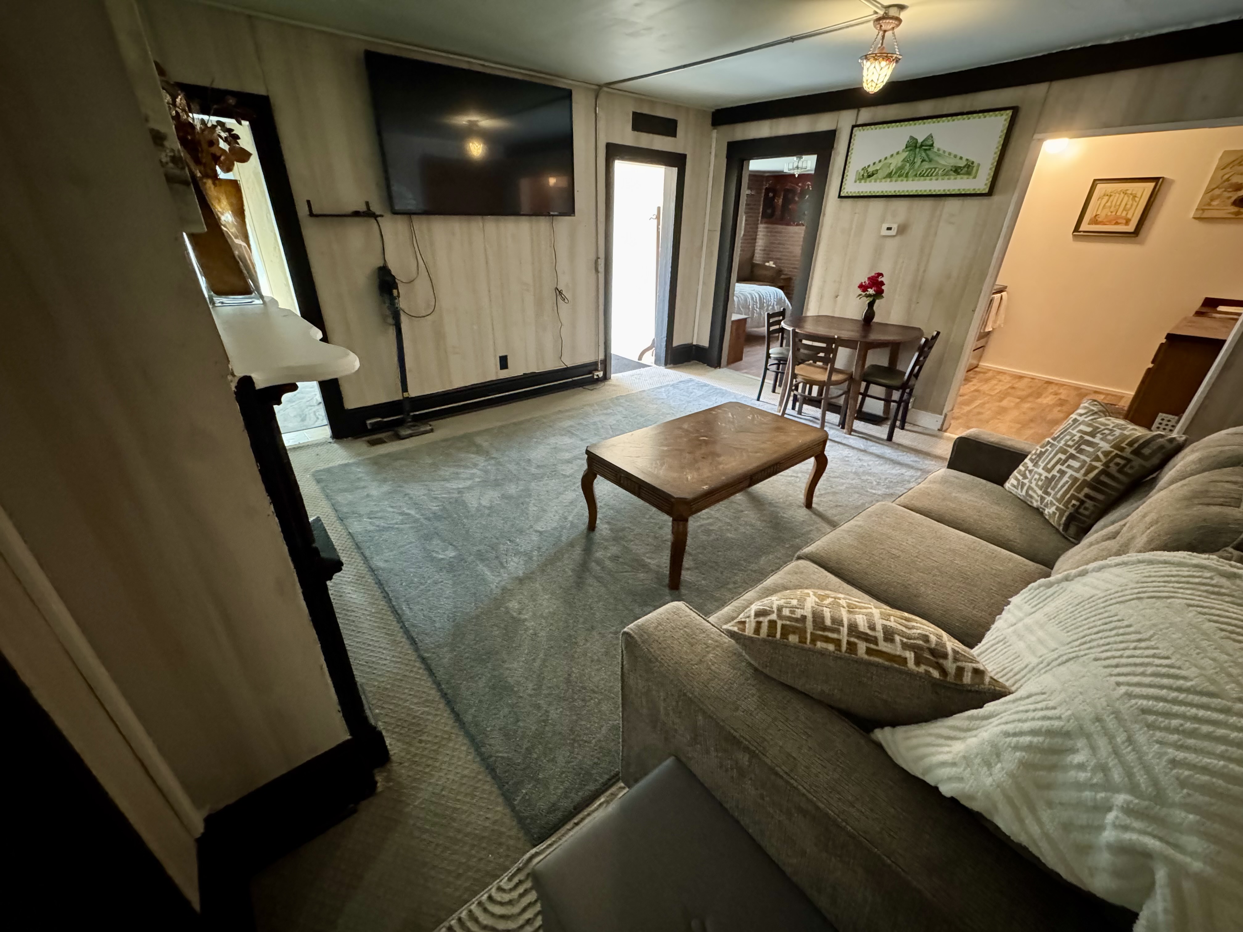 2 Bedroom Private Fully Furnished Apartment - Photo 4