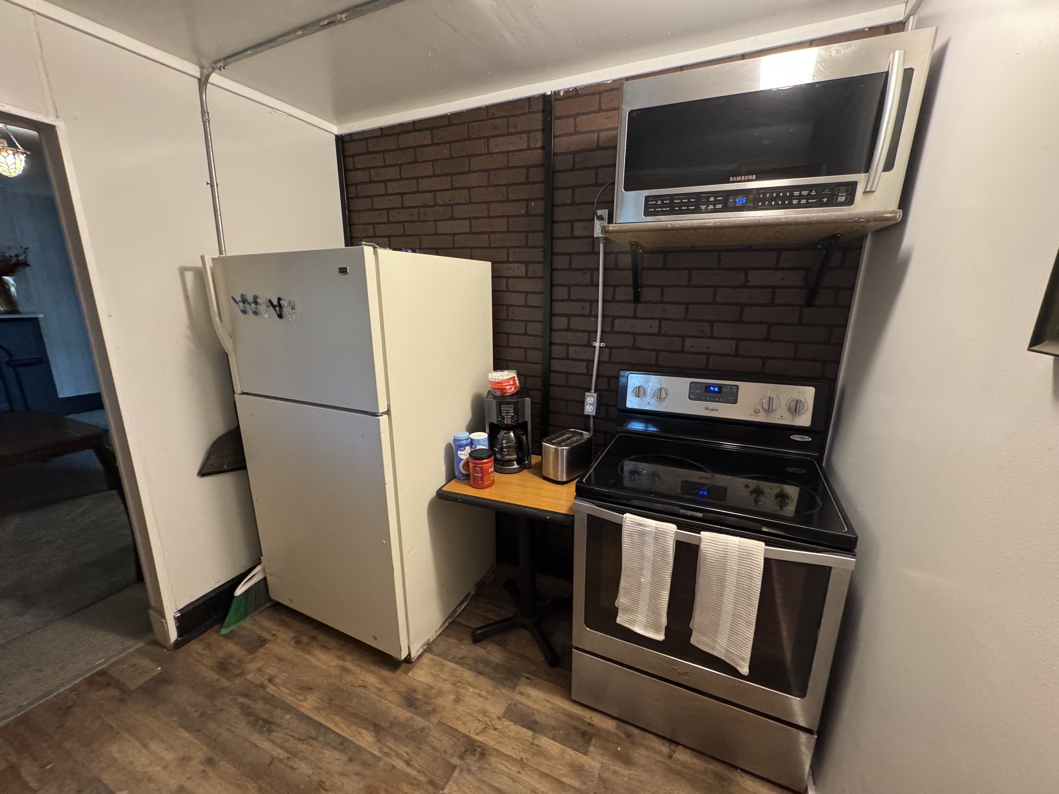 2 Bedroom Private Fully Furnished Apartment - Photo 7