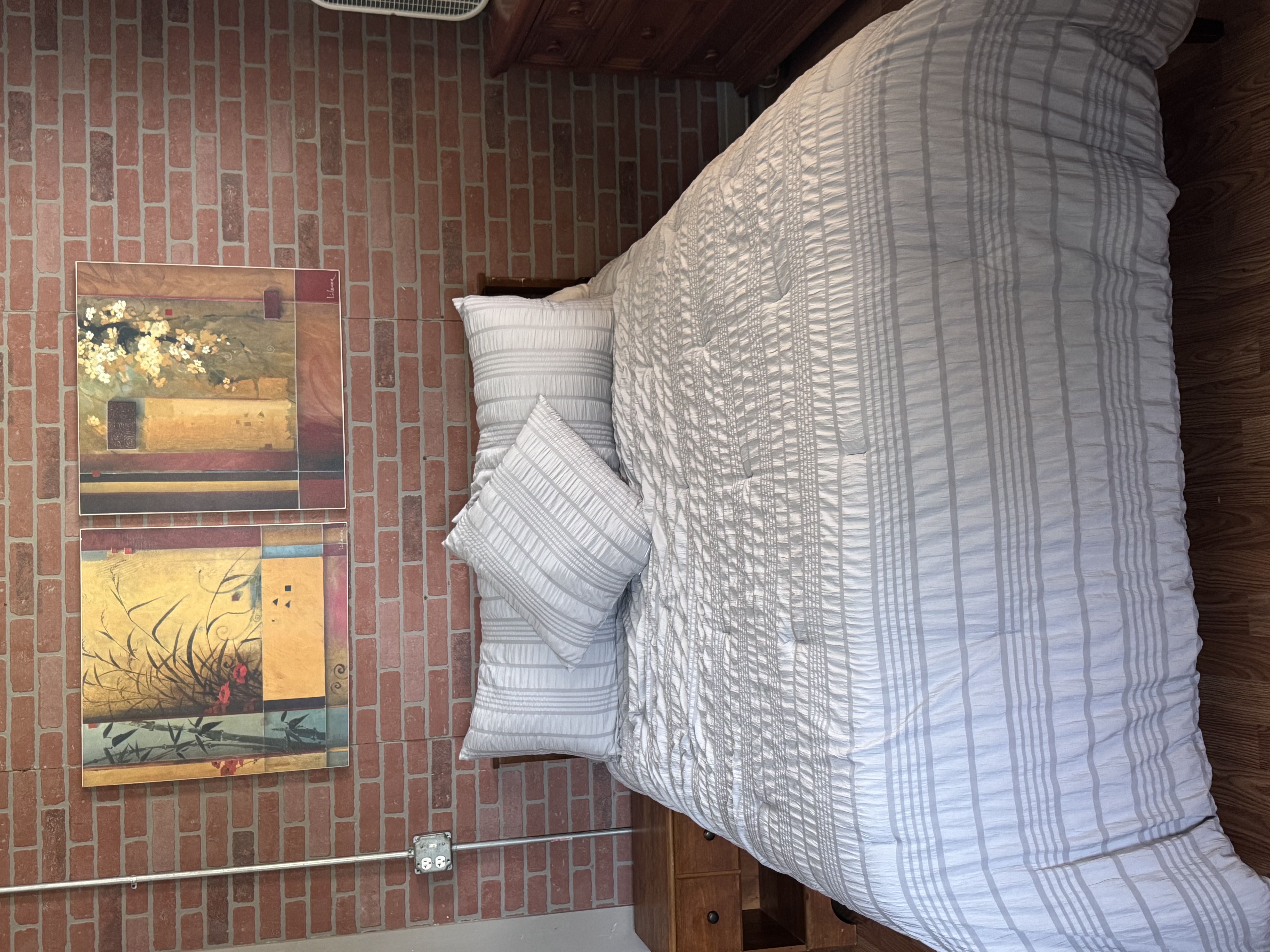 2 Bedroom Private Fully Furnished Apartment - Photo 2