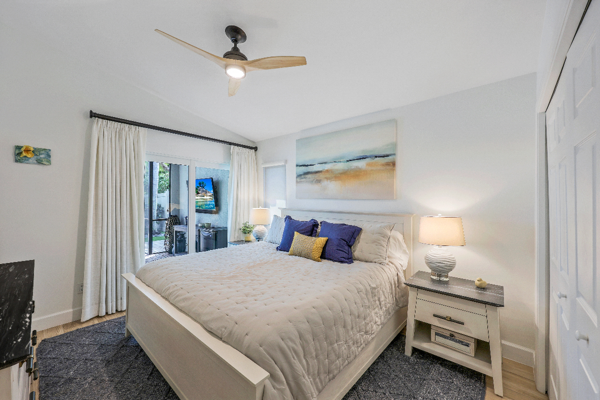 Naples Park 3BR | Private Pool & Spa | Near Vanderbilt Beach | 2 King Beds | Fully Furnished - Photo 9