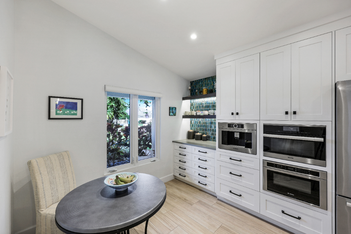 Naples Park 3BR | Private Pool & Spa | Near Vanderbilt Beach | 2 King Beds | Fully Furnished - Photo 12