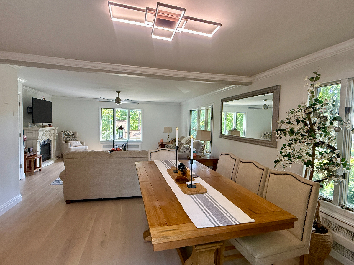 Recently renovated bright 2 bedroom wood floors. Short walk to all publictransport and town. - Photo 1