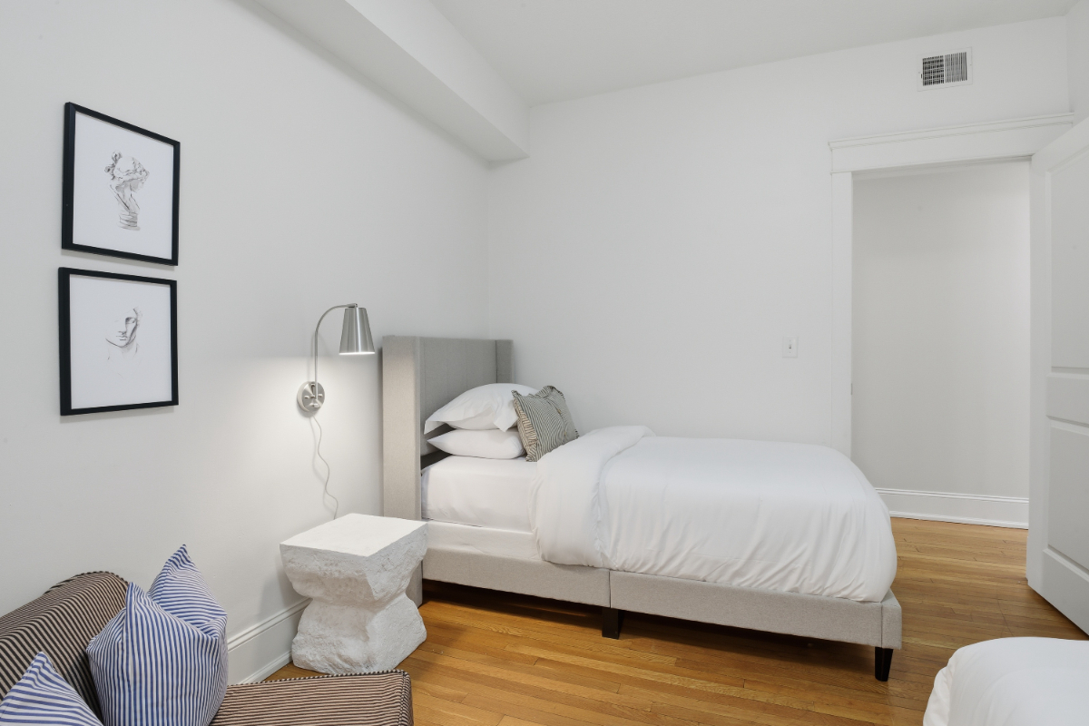 2BR/2BA Apartment with Balcony, Workspace & Covered Parking - Photo 12