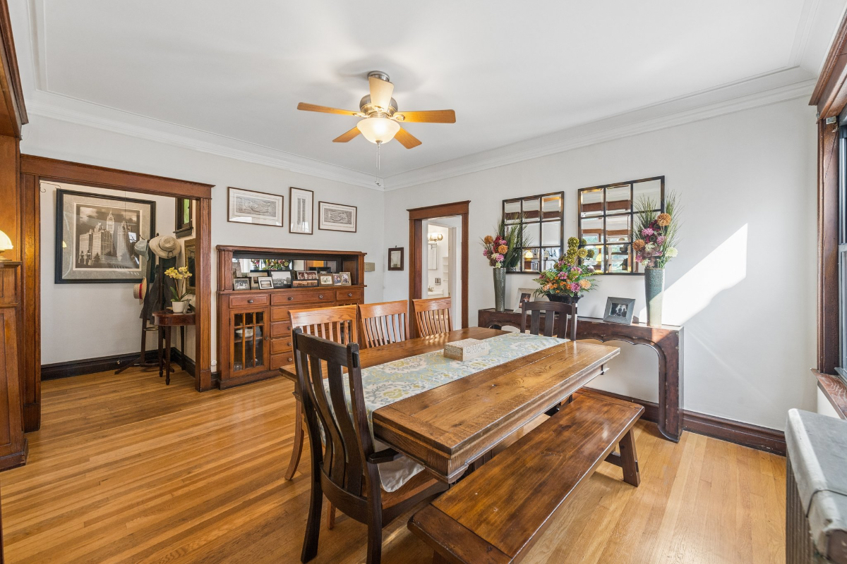 Vintage Two Bedroom Apartment on a Beautiful Tree-Lined Street in Lincoln Square - Photo 6
