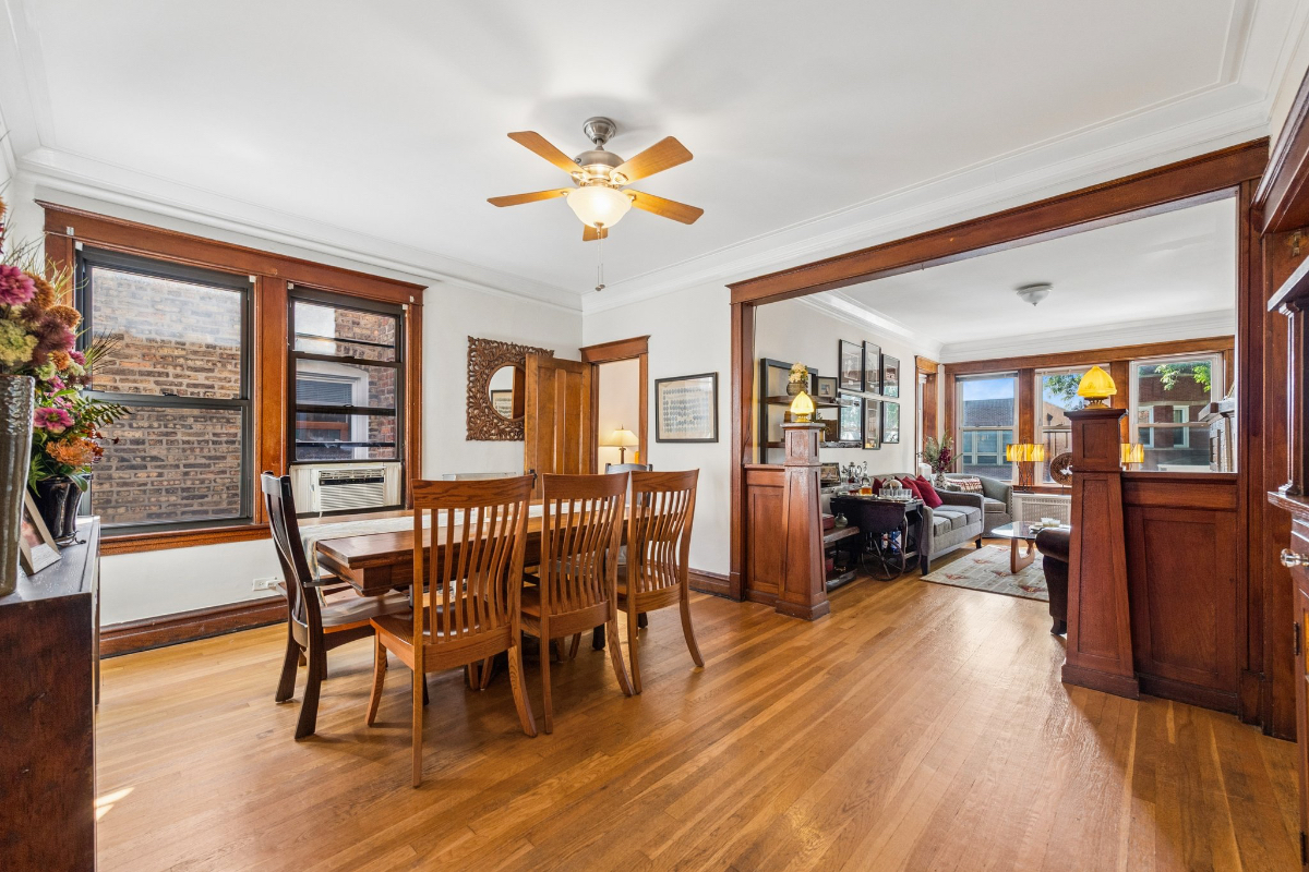 Vintage Two Bedroom Apartment on a Beautiful Tree-Lined Street in Lincoln Square - Photo 5