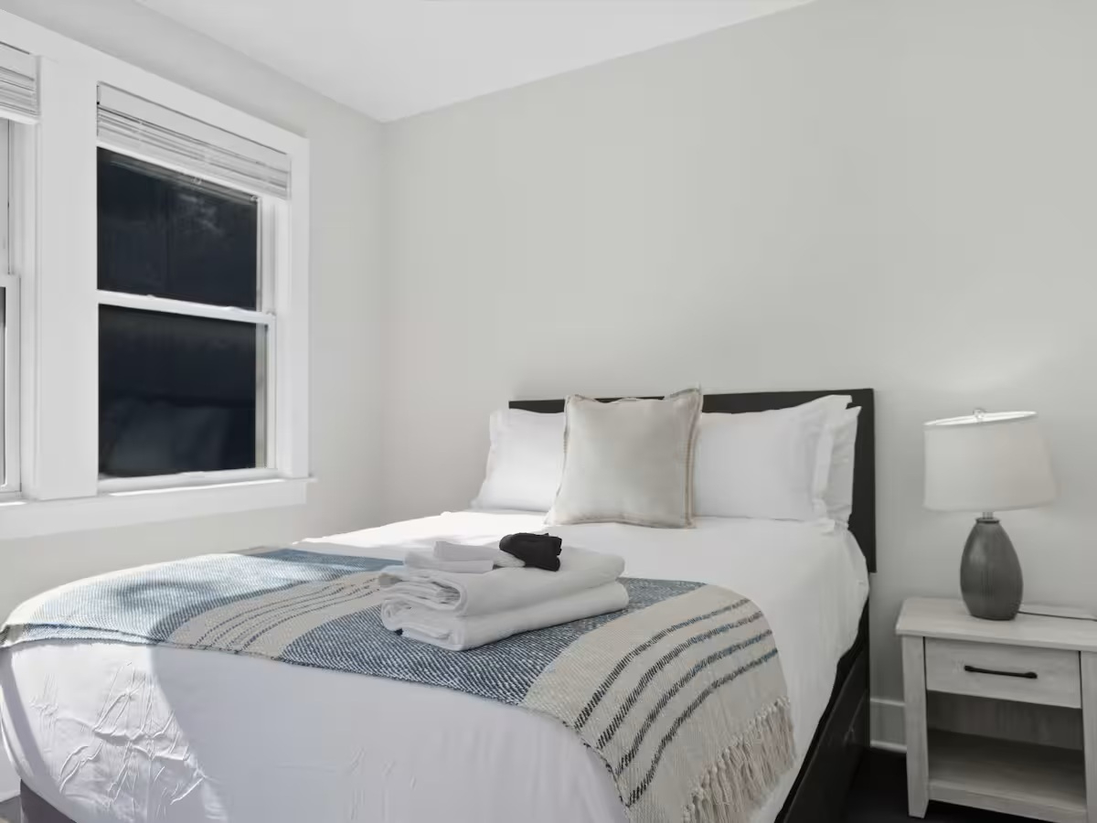 Fully Furnished Petworth-Area 2BR | Dedicated Workspace & Easy Commute - Photo 6