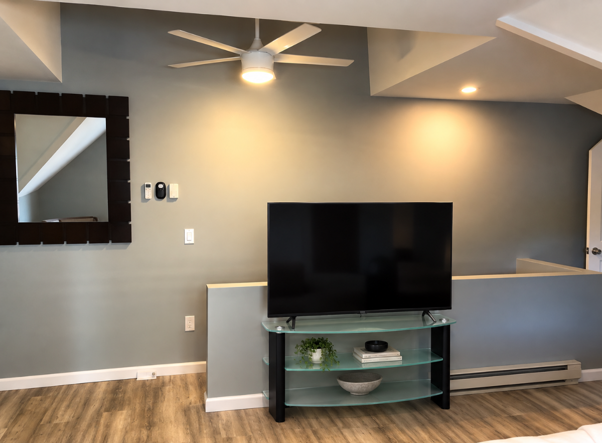 Fully furnished private south wedge studio - Photo 1