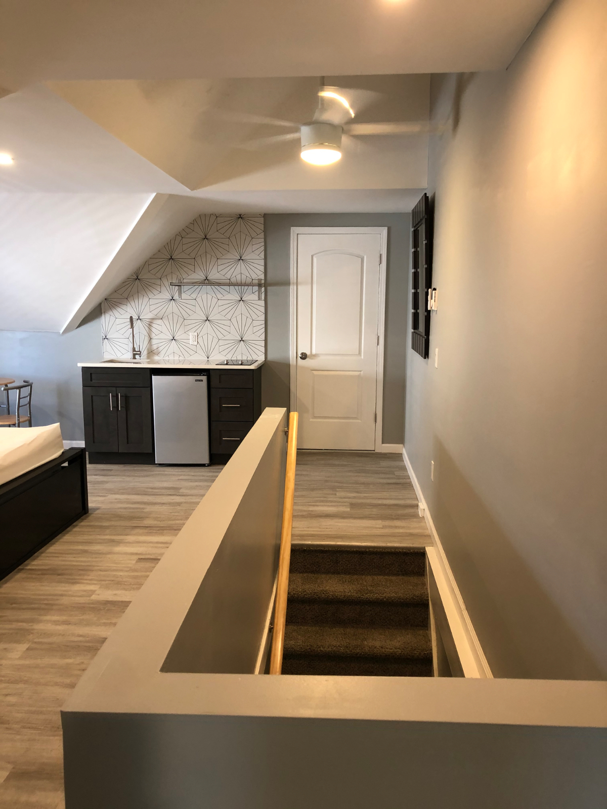Fully furnished private south wedge studio - Photo 2