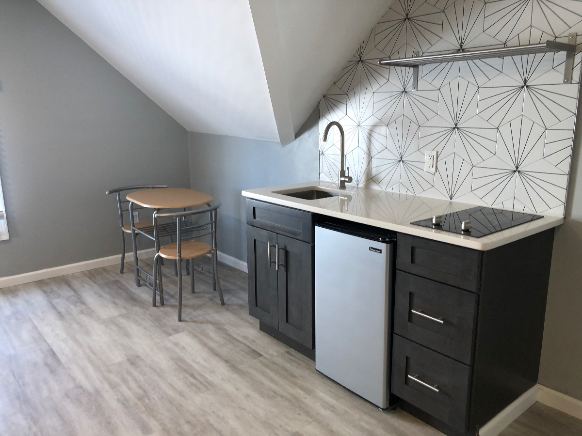 Fully furnished private south wedge studio - Photo 6