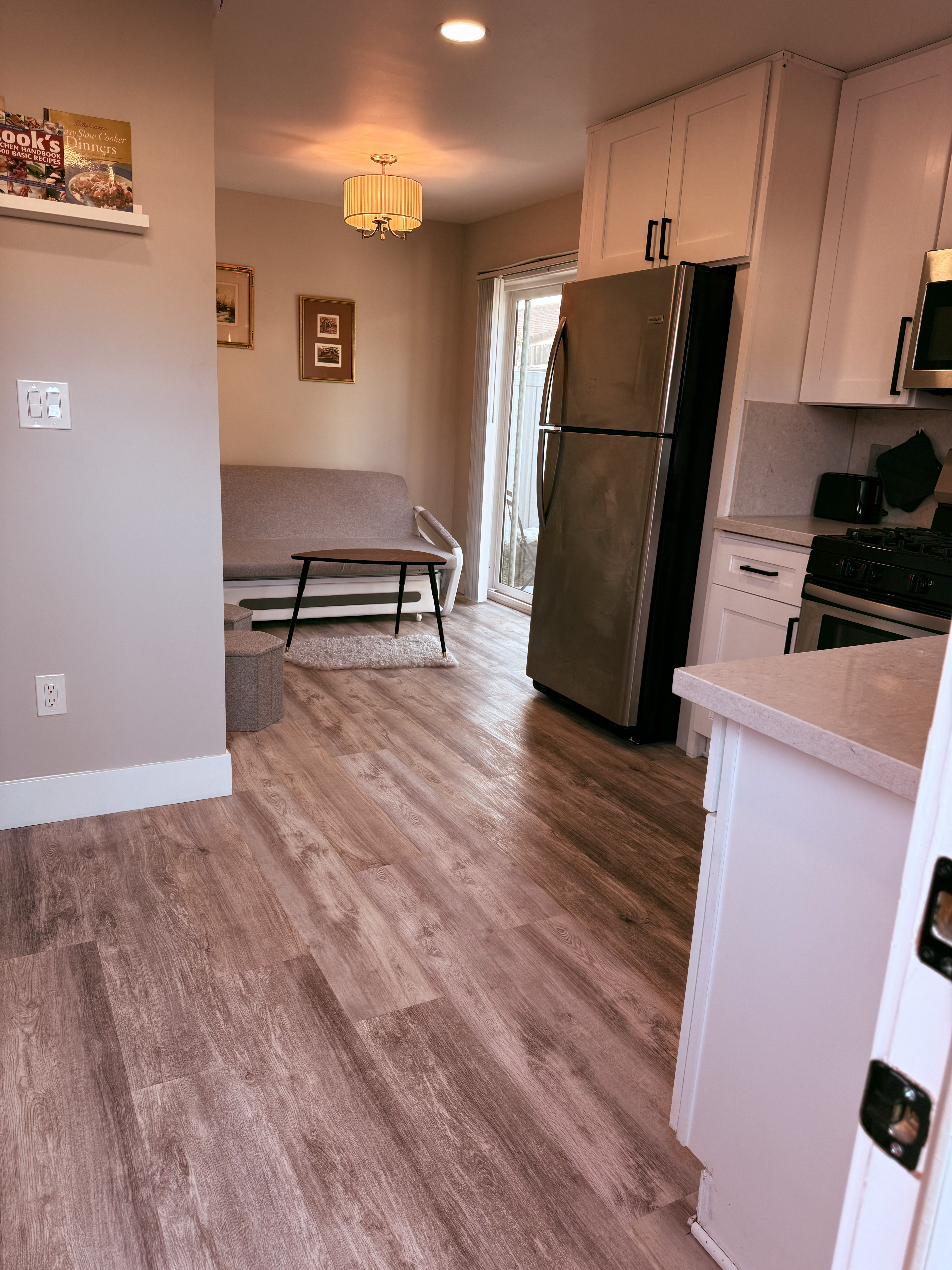 LARGE DOG welcome! Private house with fenced yard. Utilities included. - Photo 4