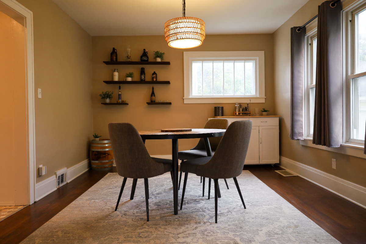 Midcentury 3BR | King Bed, 2 Baths & Laundry - Photo 4