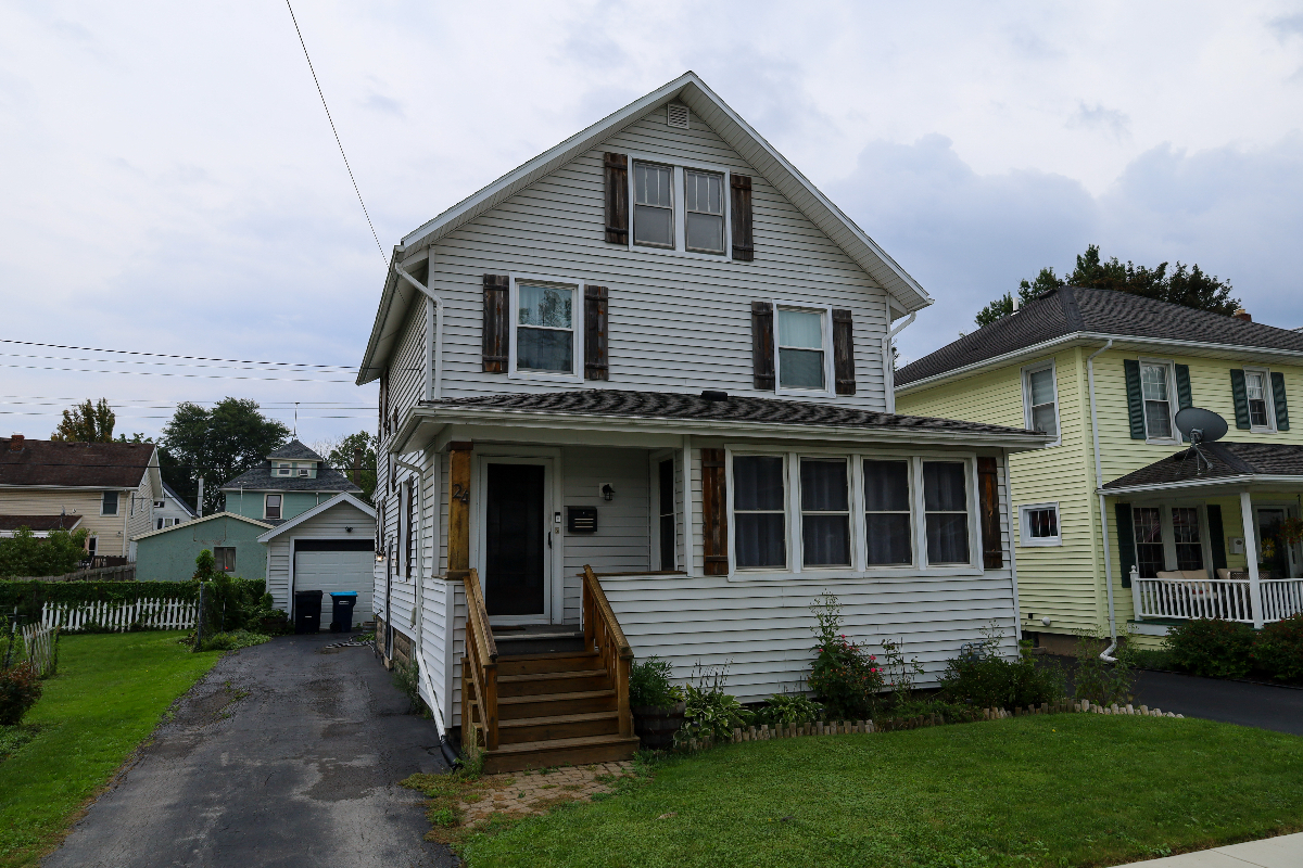 Midcentury 3BR | King Bed, 2 Baths & Laundry - Photo 12
