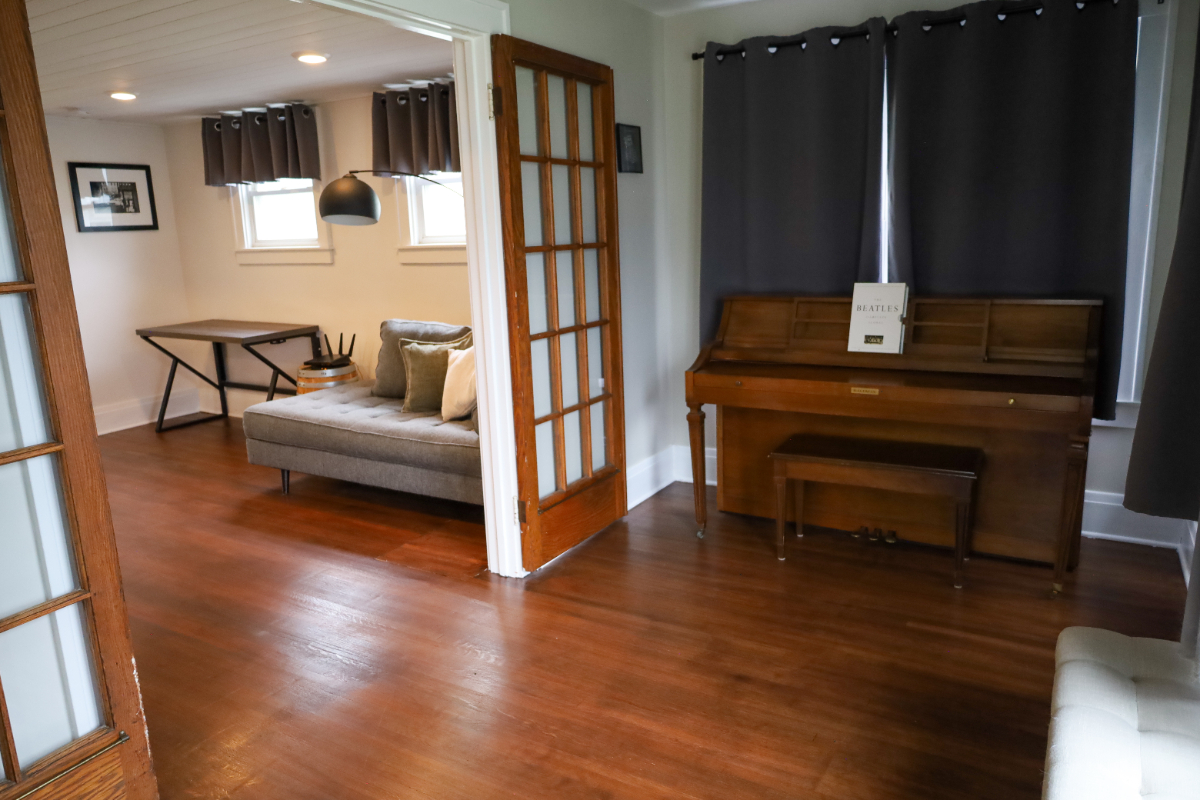 Midcentury 3BR | King Bed, 2 Baths & Laundry - Photo 11