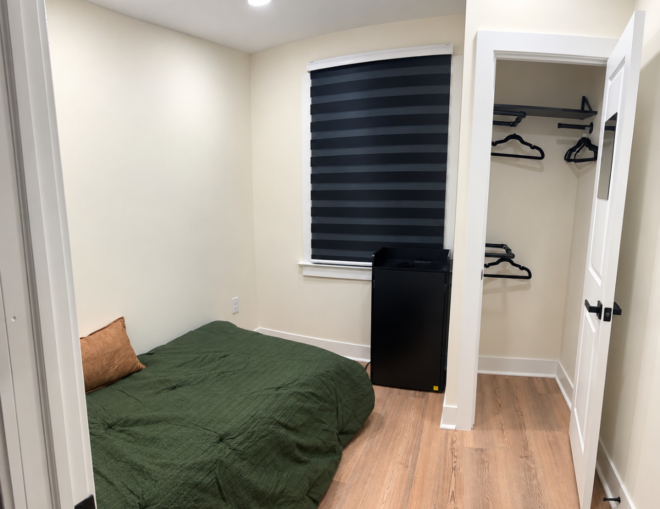 Bright Private Room in Updated Home with Spacious Shared Areas l Near Medical Facilities - Photo 8
