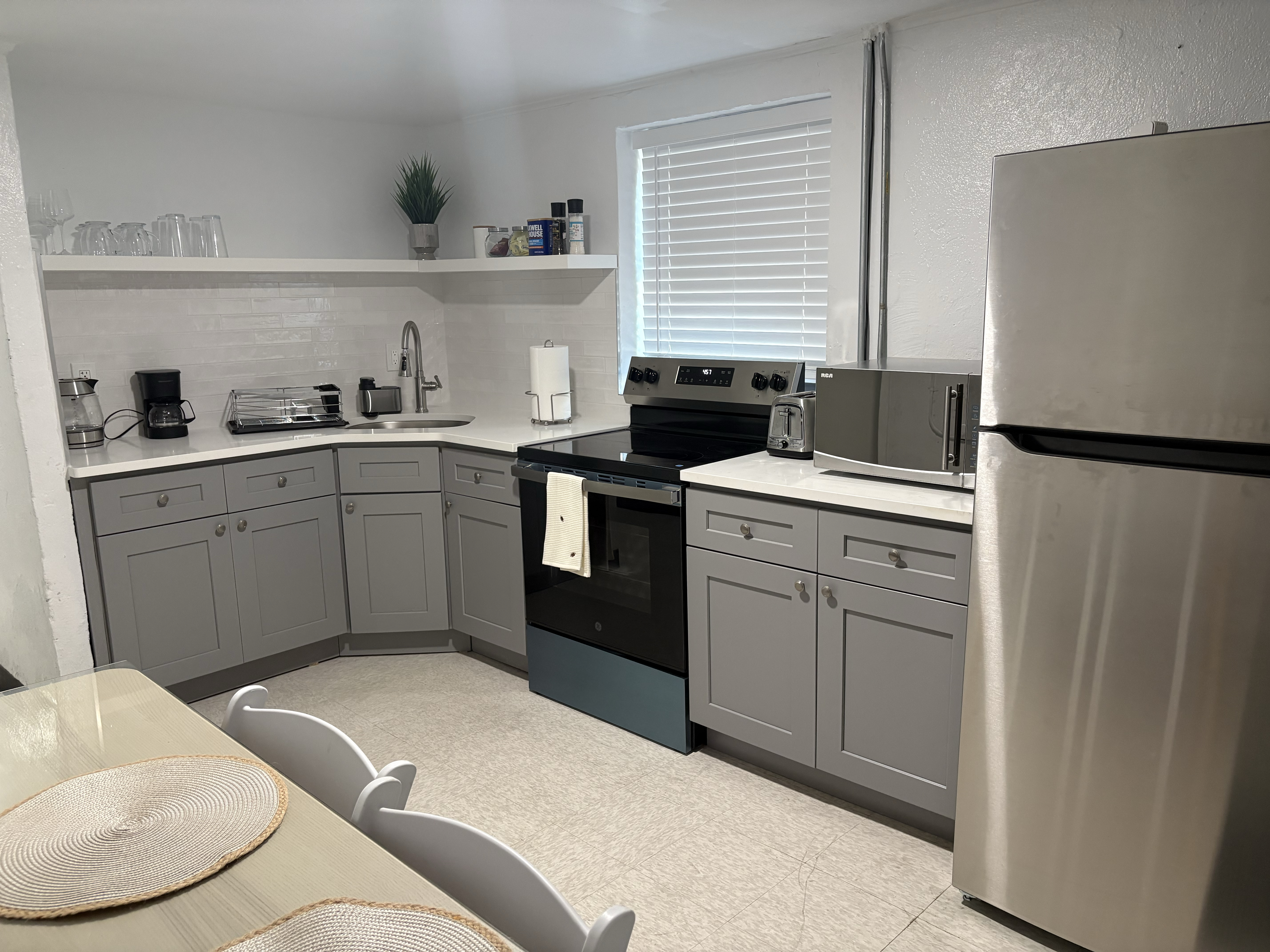 Fully Furnished Bronx Apartment with parking Beautiful Views - Photo 9