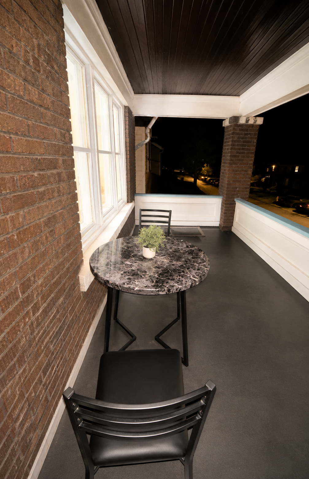 Peaceful 2BR Retreat near NFMMC & Falls | King Bed & Easy Parking - Photo 4
