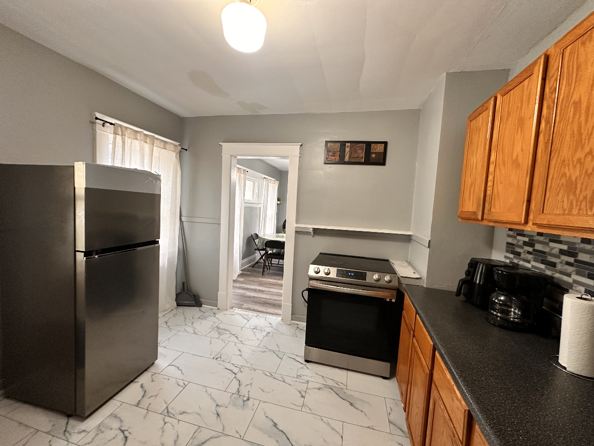 Peaceful 2BR Retreat near NFMMC & Falls | King Bed & Easy Parking - Photo 7