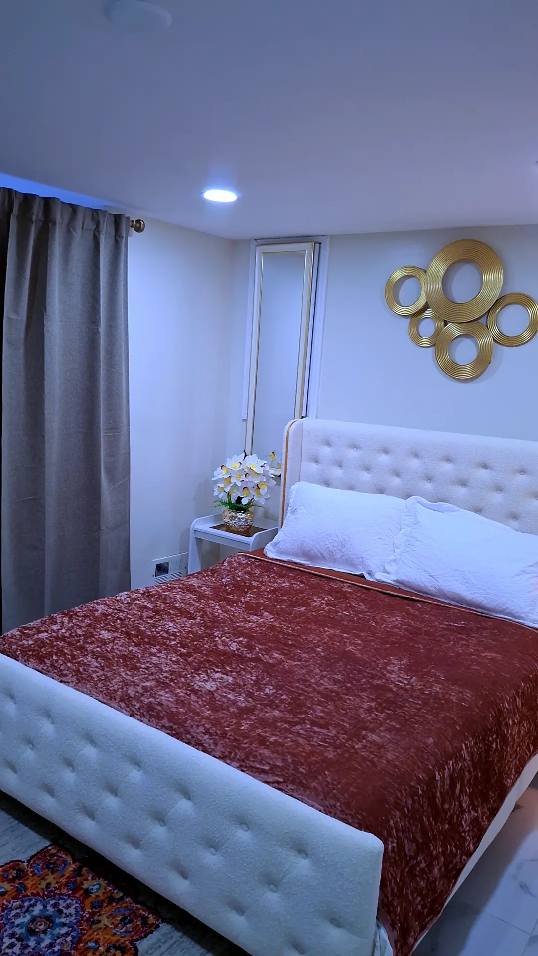 Fully Furnished Private Studio with Private Entrance - Photo 2
