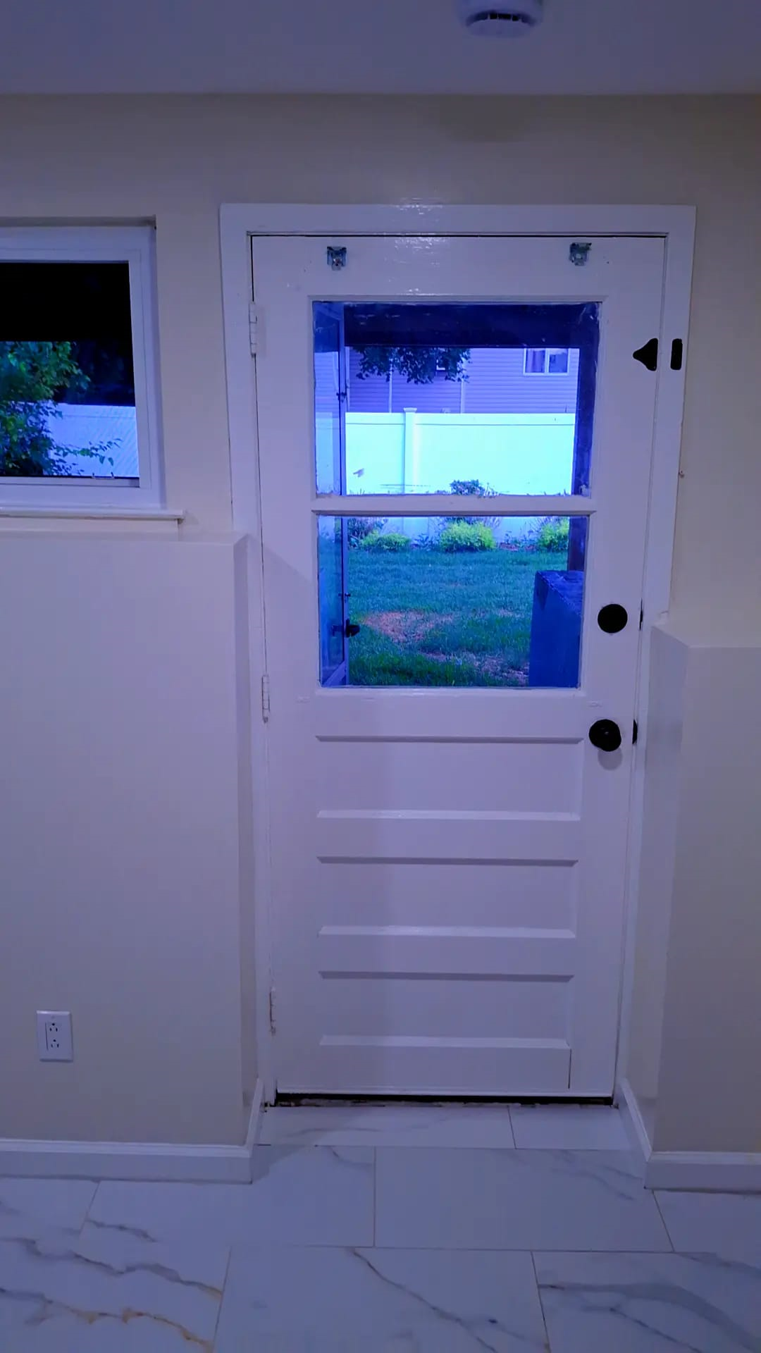 Fully Furnished Private Studio with Private Entrance - Photo 10