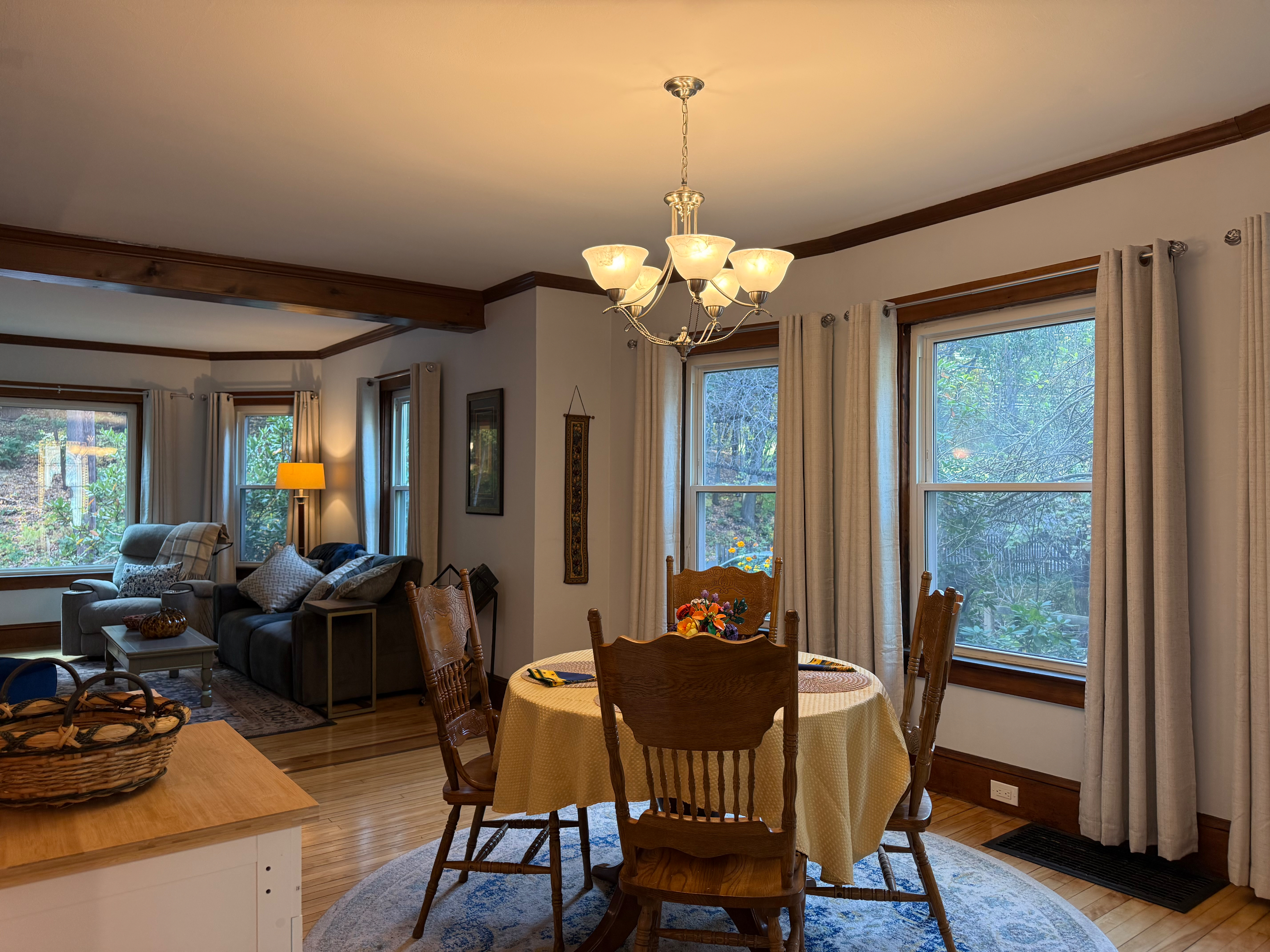 Charming Restored 3 Bedroom Brattleboro Home-Walk to Hospital & Downtown - Photo 7