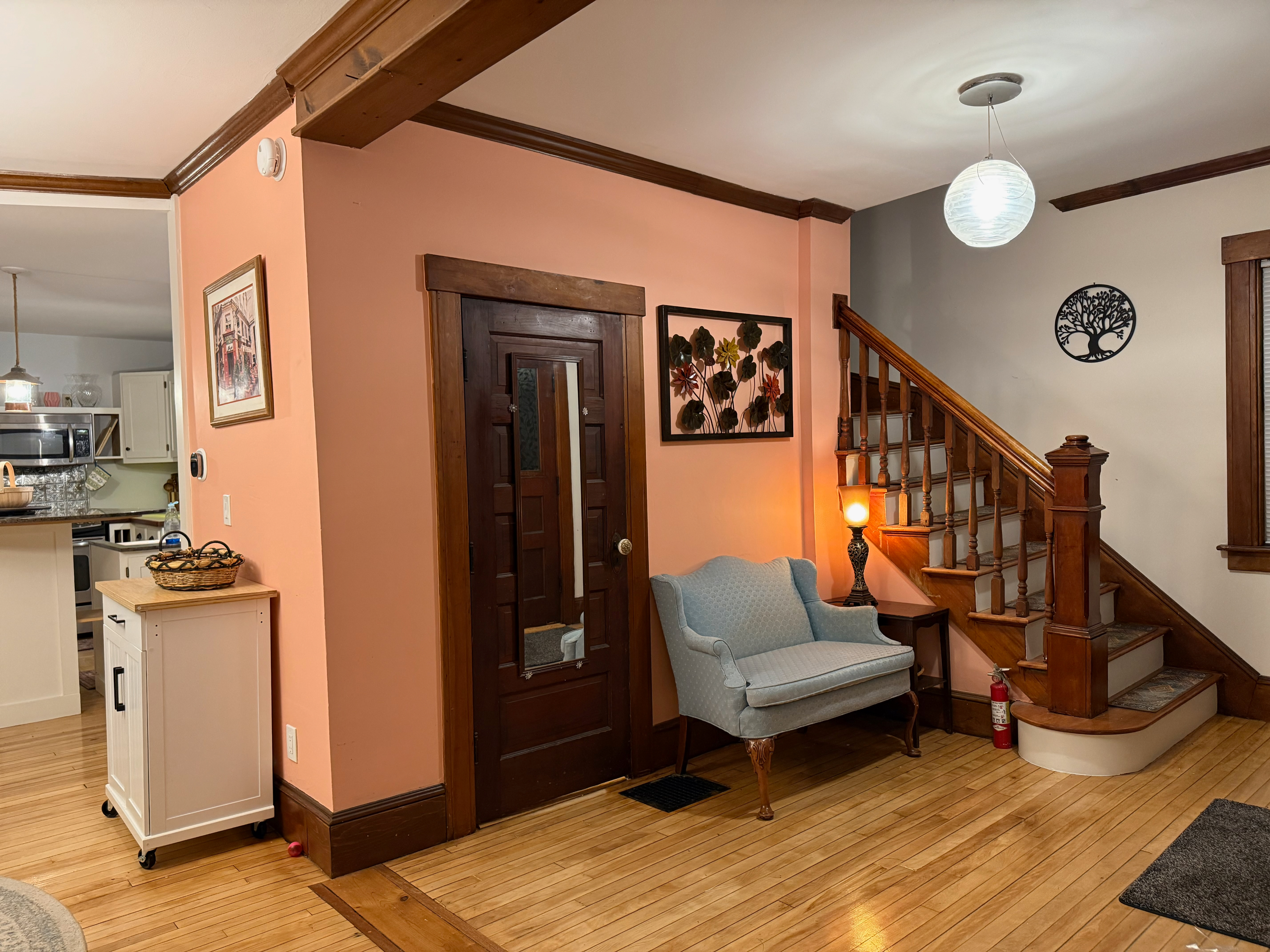 Charming Restored 3 Bedroom Brattleboro Home-Walk to Hospital & Downtown - Photo 3