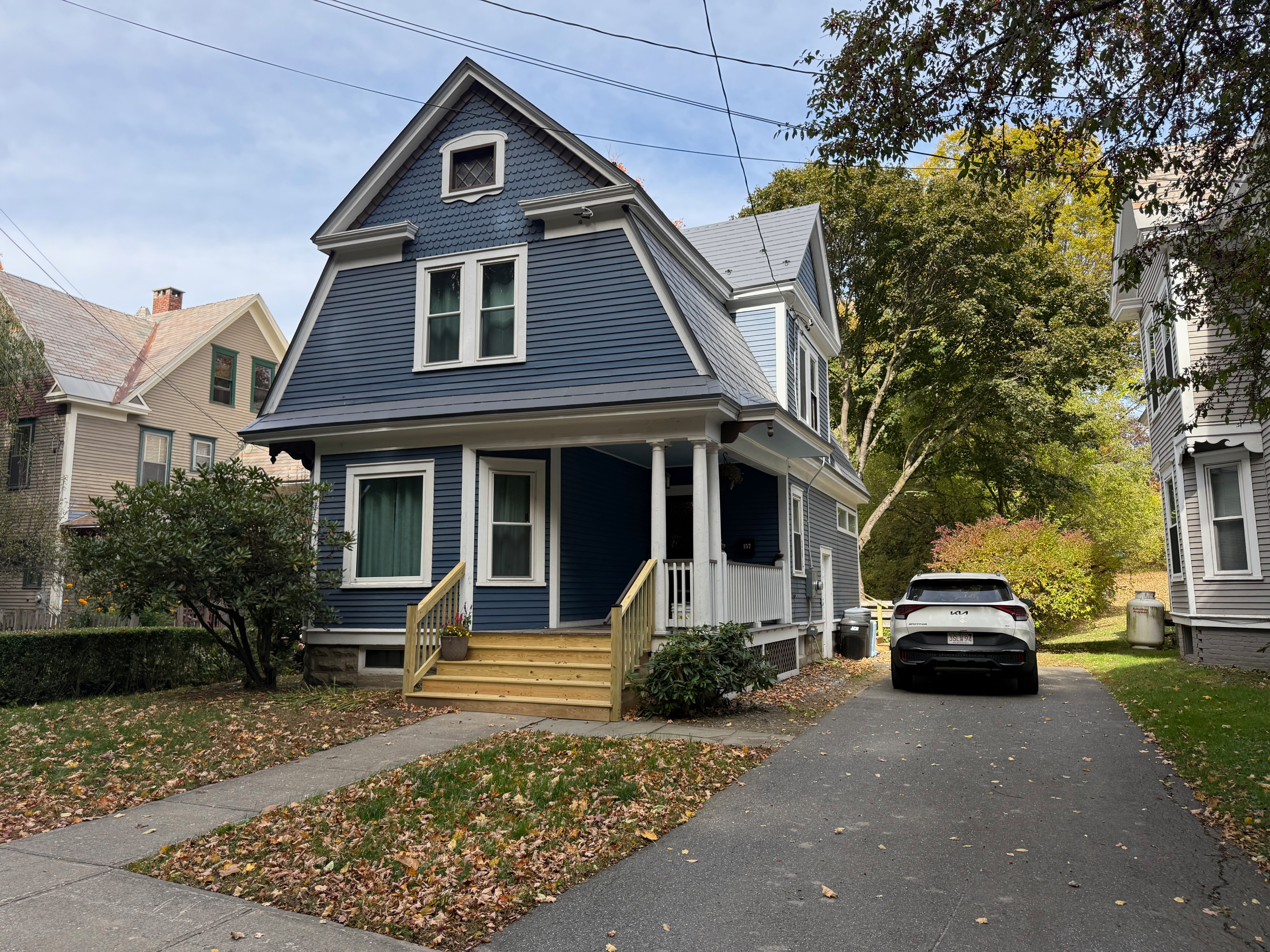 Charming Restored 3 Bedroom Brattleboro Home-Walk to Hospital & Downtown - Photo 2