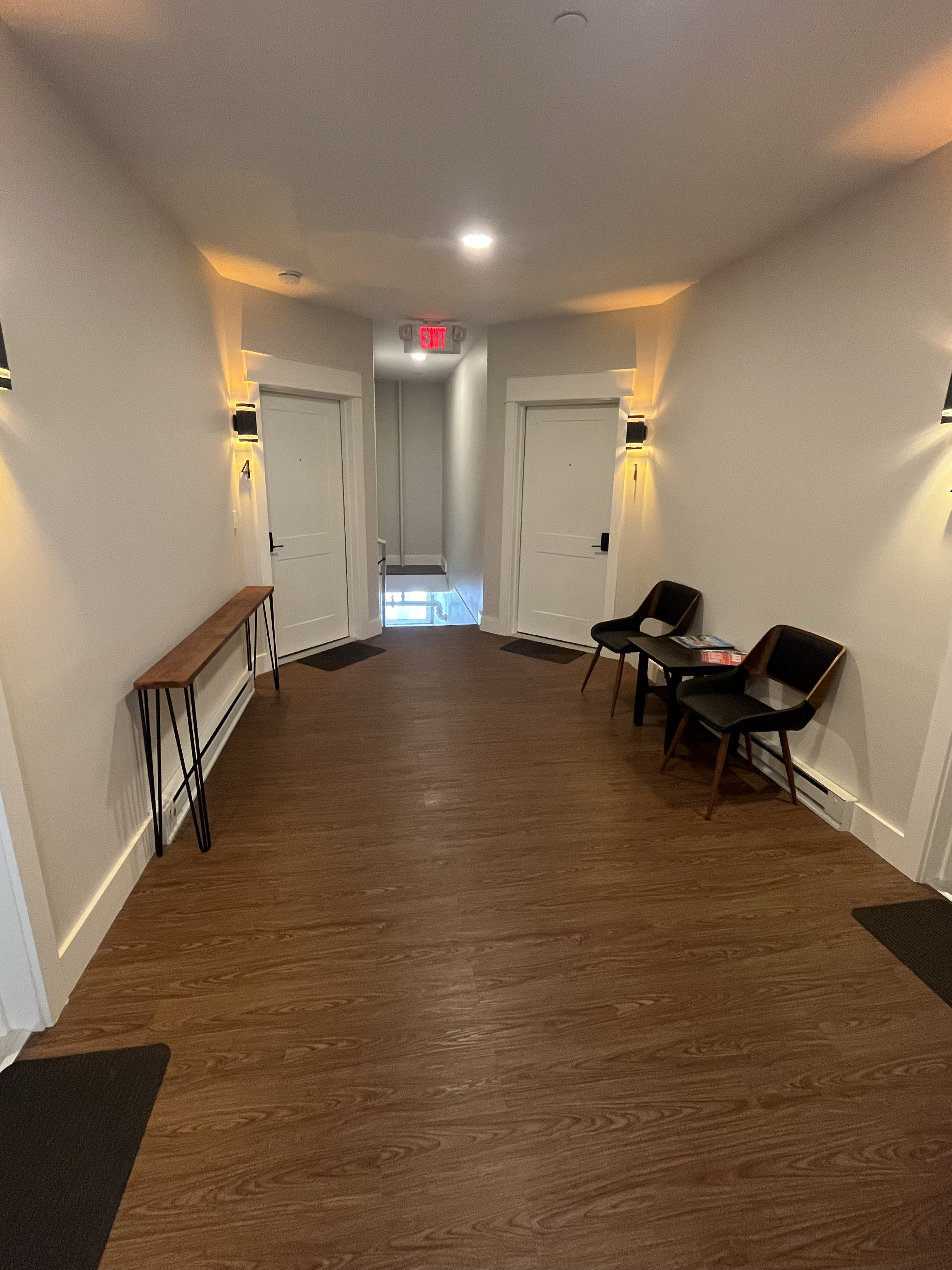 Convenient Downtown Apartment - Photo 2