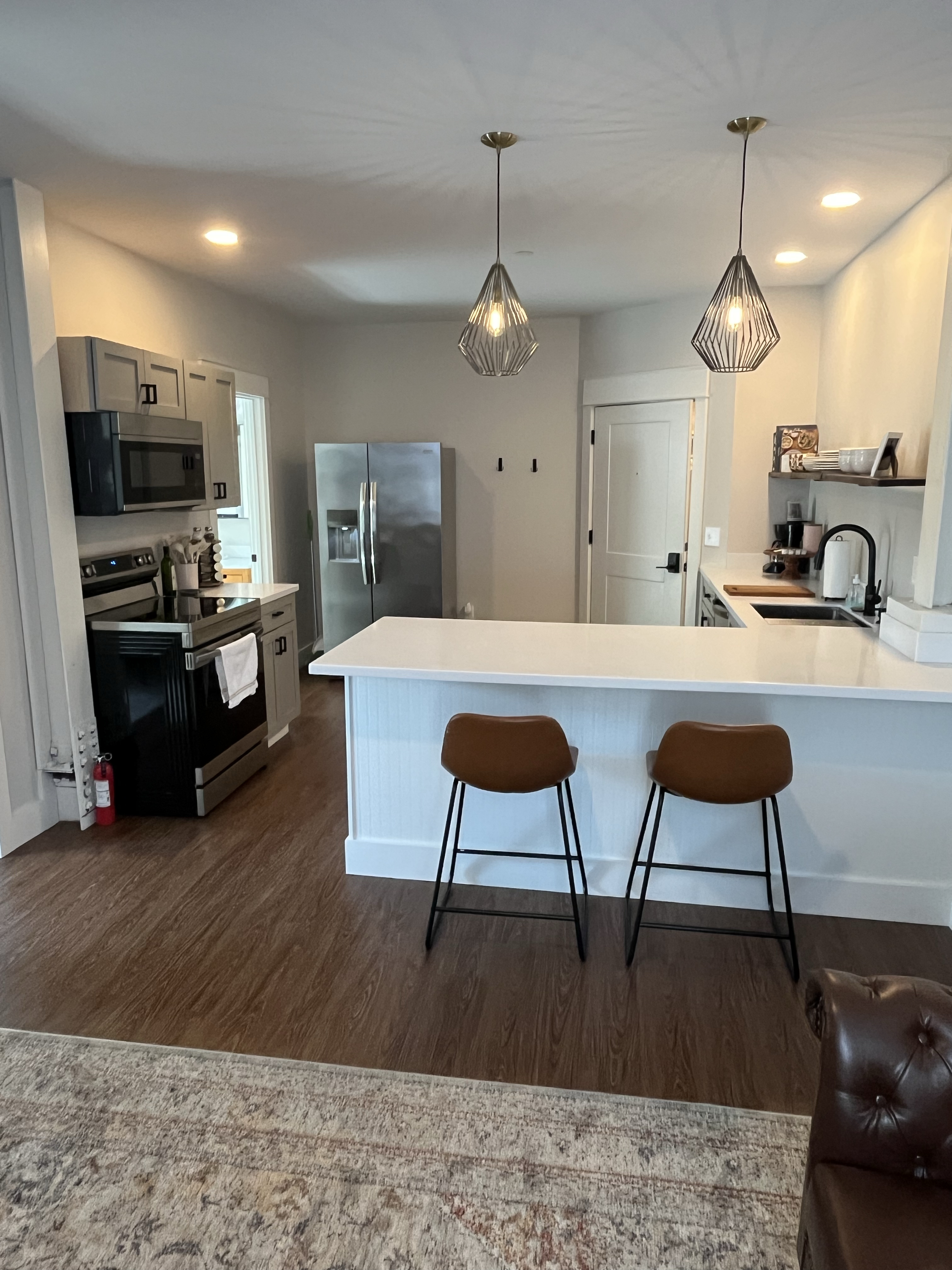 Convenient Downtown Apartment - Photo 8