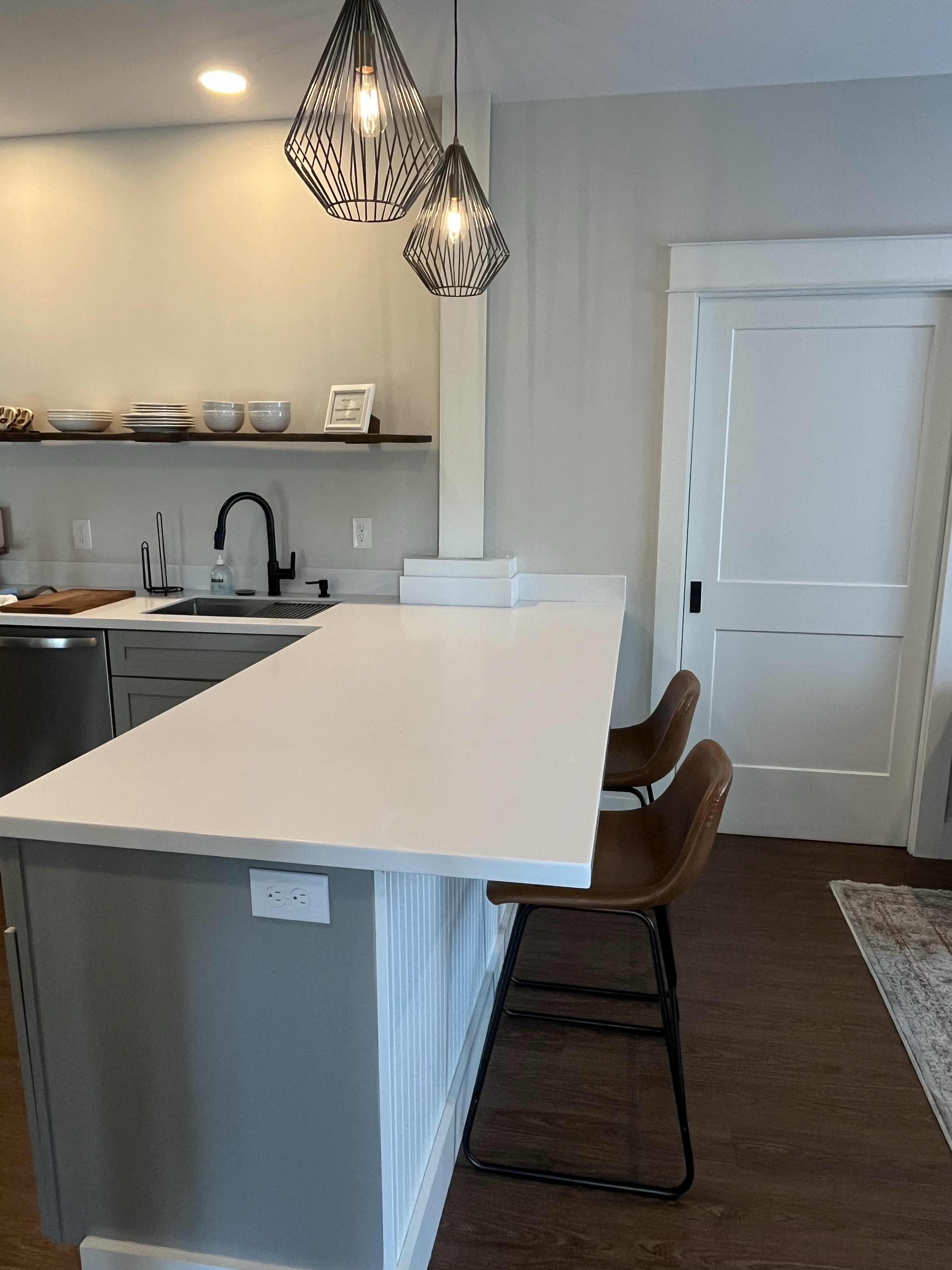 Convenient Downtown Apartment - Photo 11