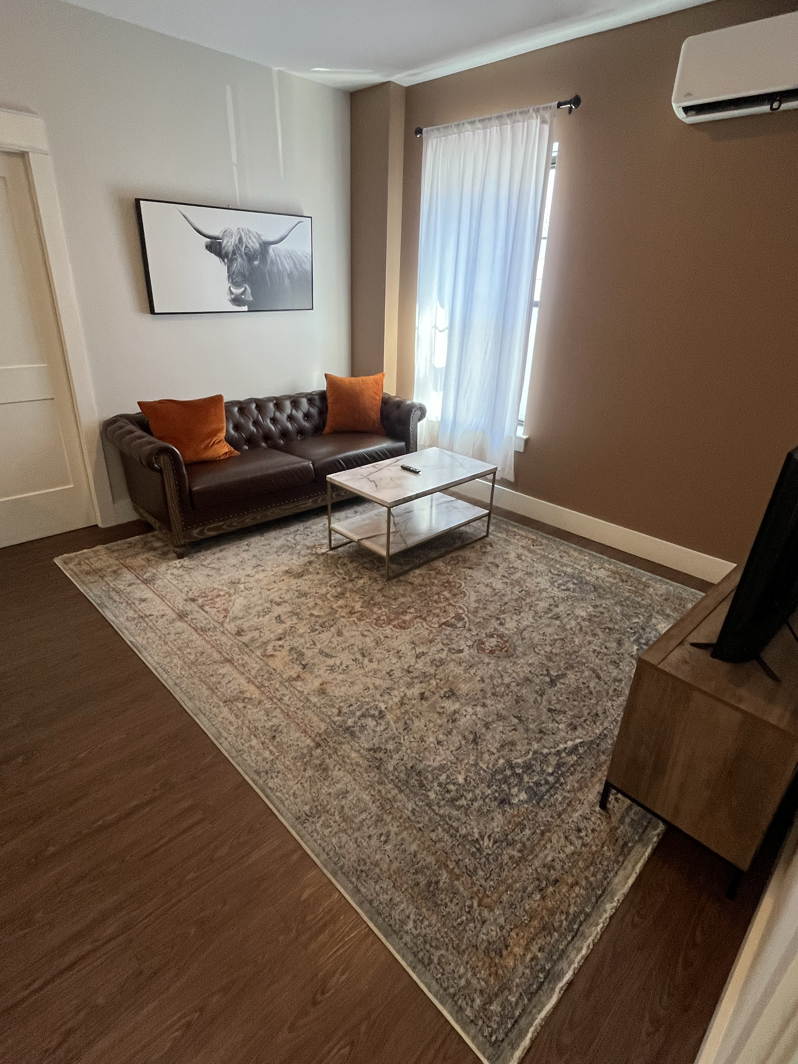 Convenient Downtown Apartment - Photo 5