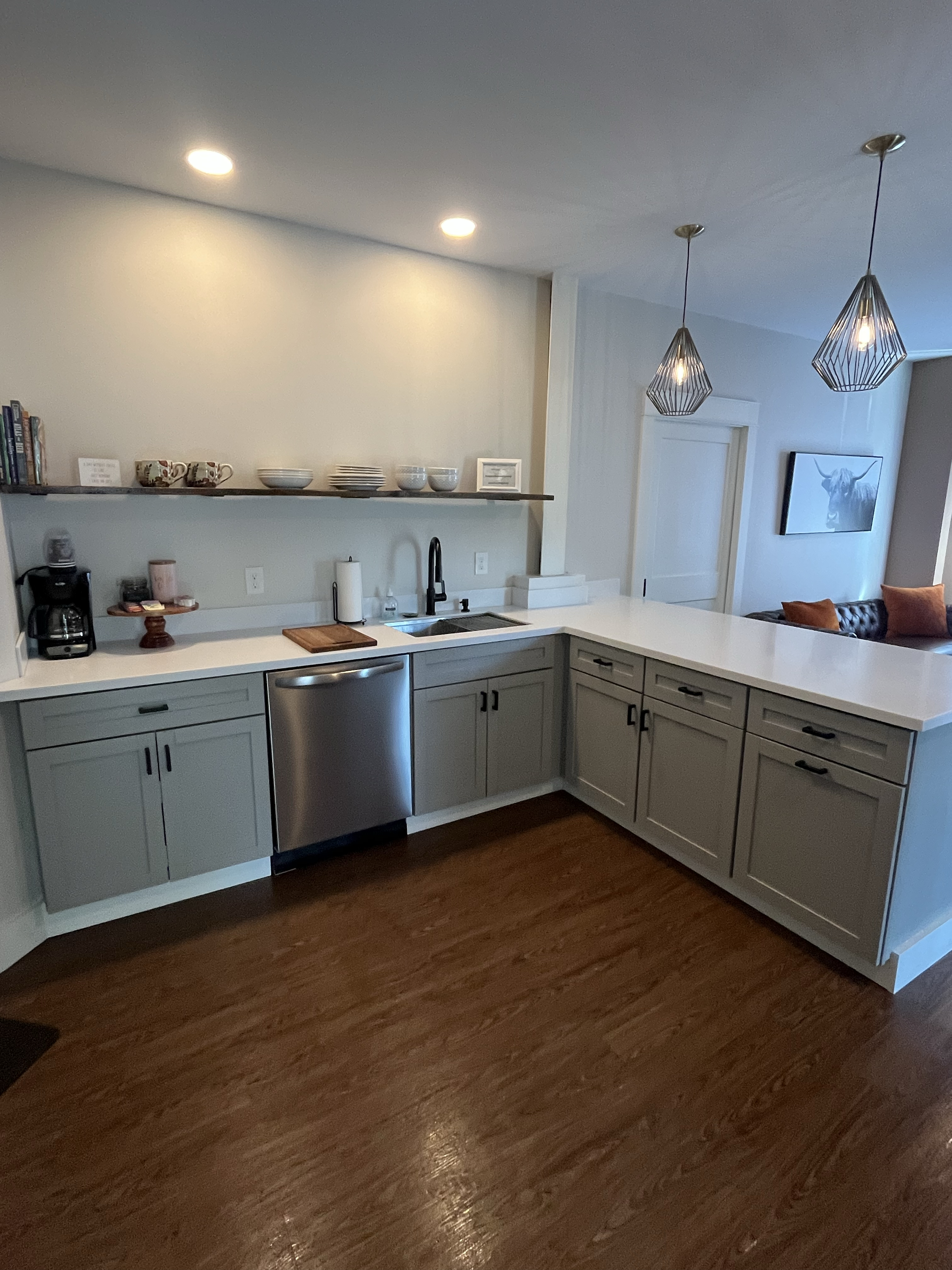 Convenient Downtown Apartment - Photo 7