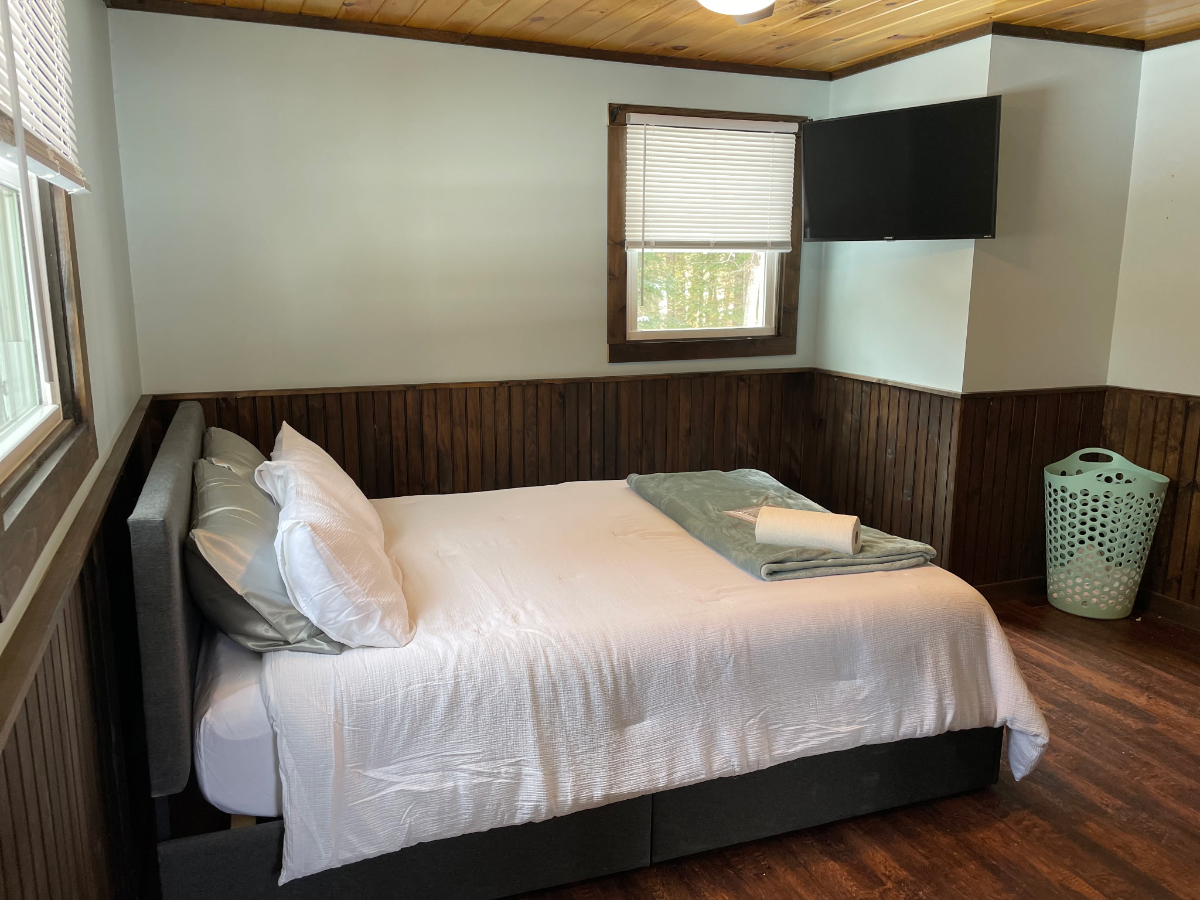 Newly remodeled 2B/2B - Photo 3