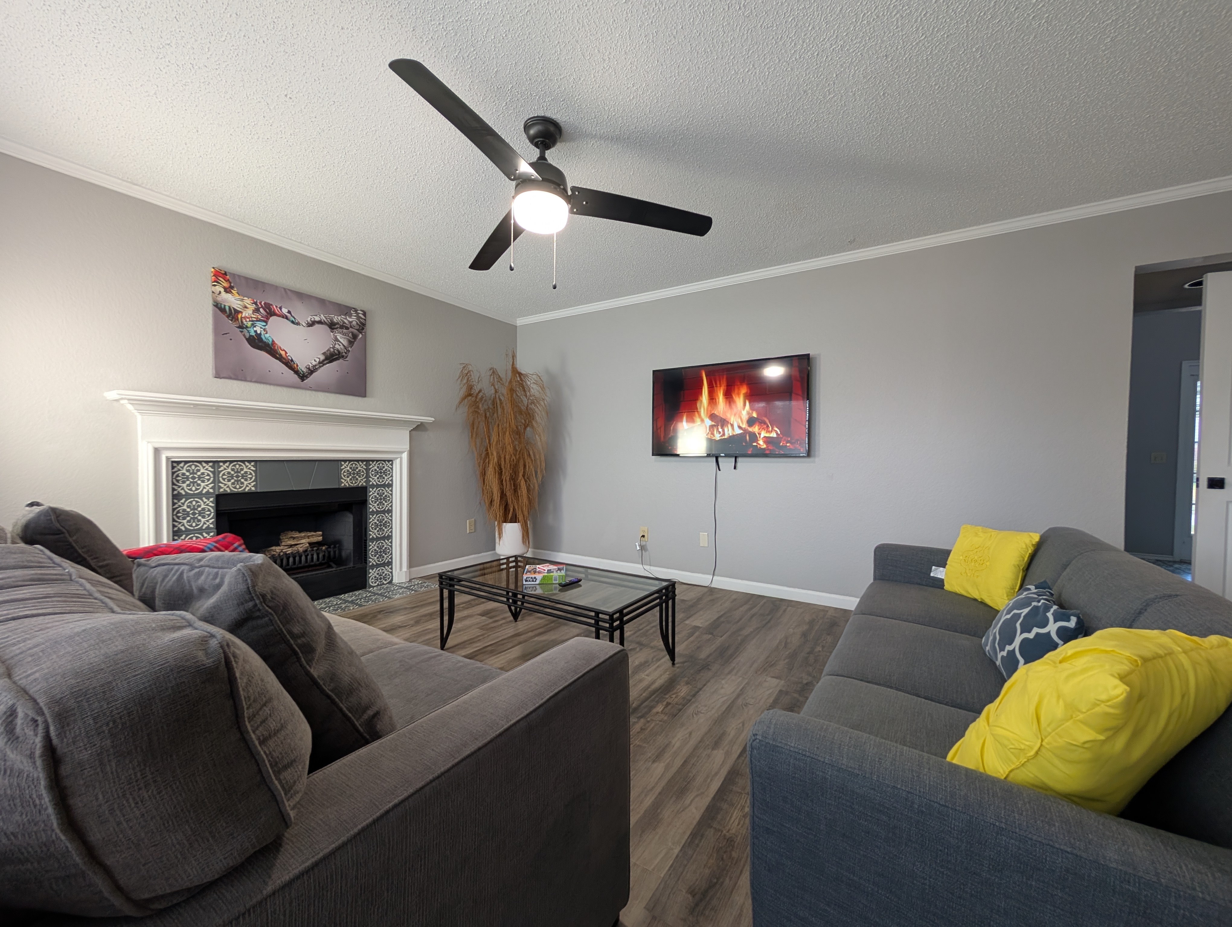 Fully Furnished 5-Bed/2.5-bath/2-car garage Colonial in High Pointe neighborhood of Cedar Hill - Photo 4