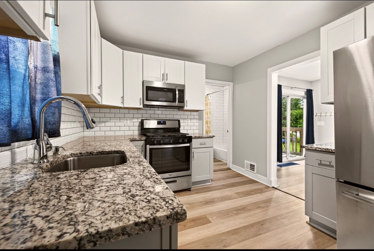 THE HAVEN, ROOM IN A 3 BEDROOM 2 FULL BATHROOM HOUSE CLOSE TO HOSPITALS - Photo 10