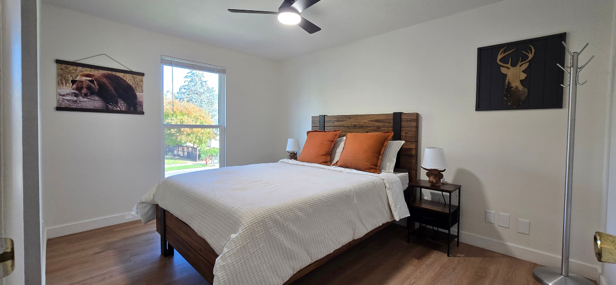 Fully Furnished Sandy Retreat | 30+ Days or Long-Term - Photo 8