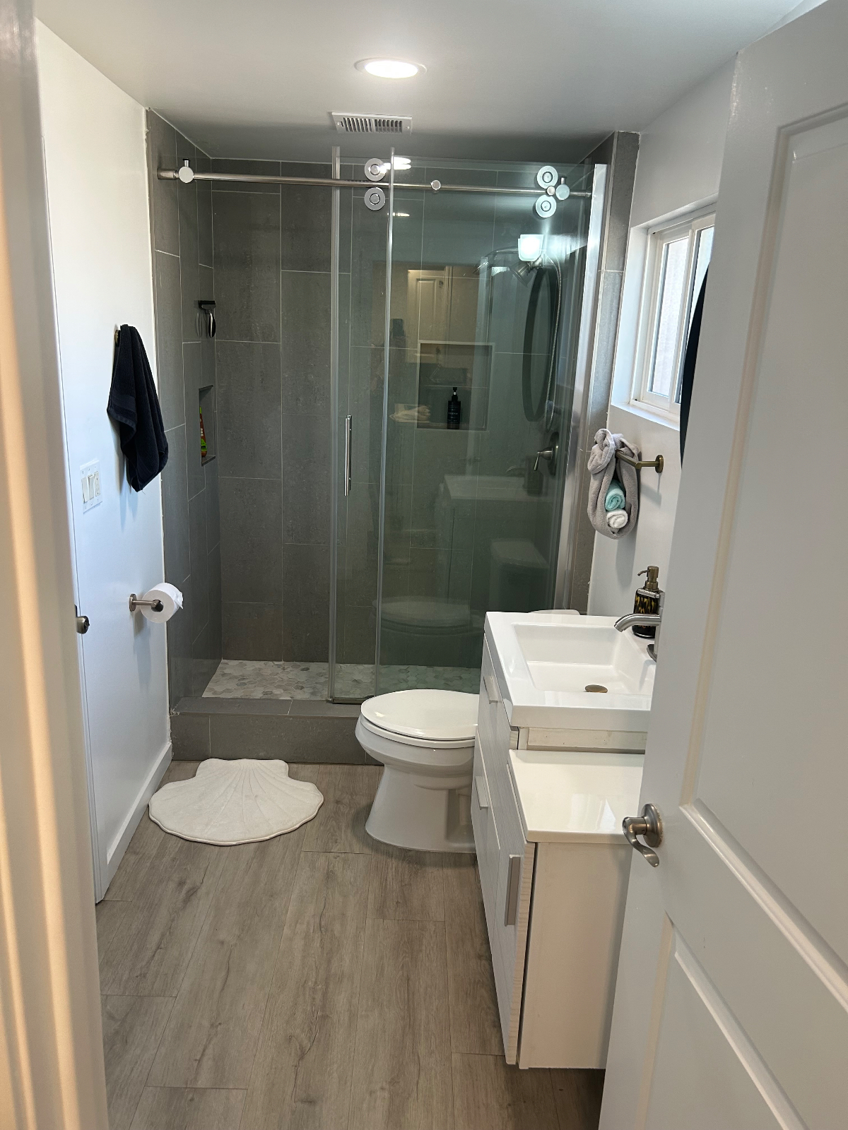 Private 1BR Retreat | Near PIH & Whittier Hospitals - Photo 5