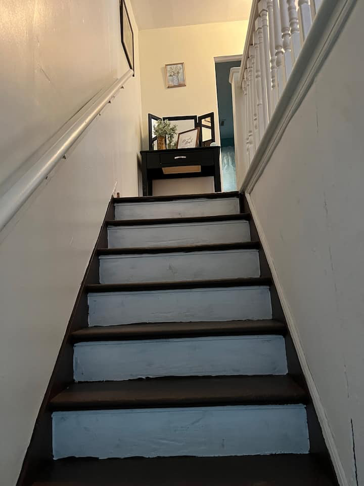 Elegant Colonial Home Near Major Hospitals. - Photo 10